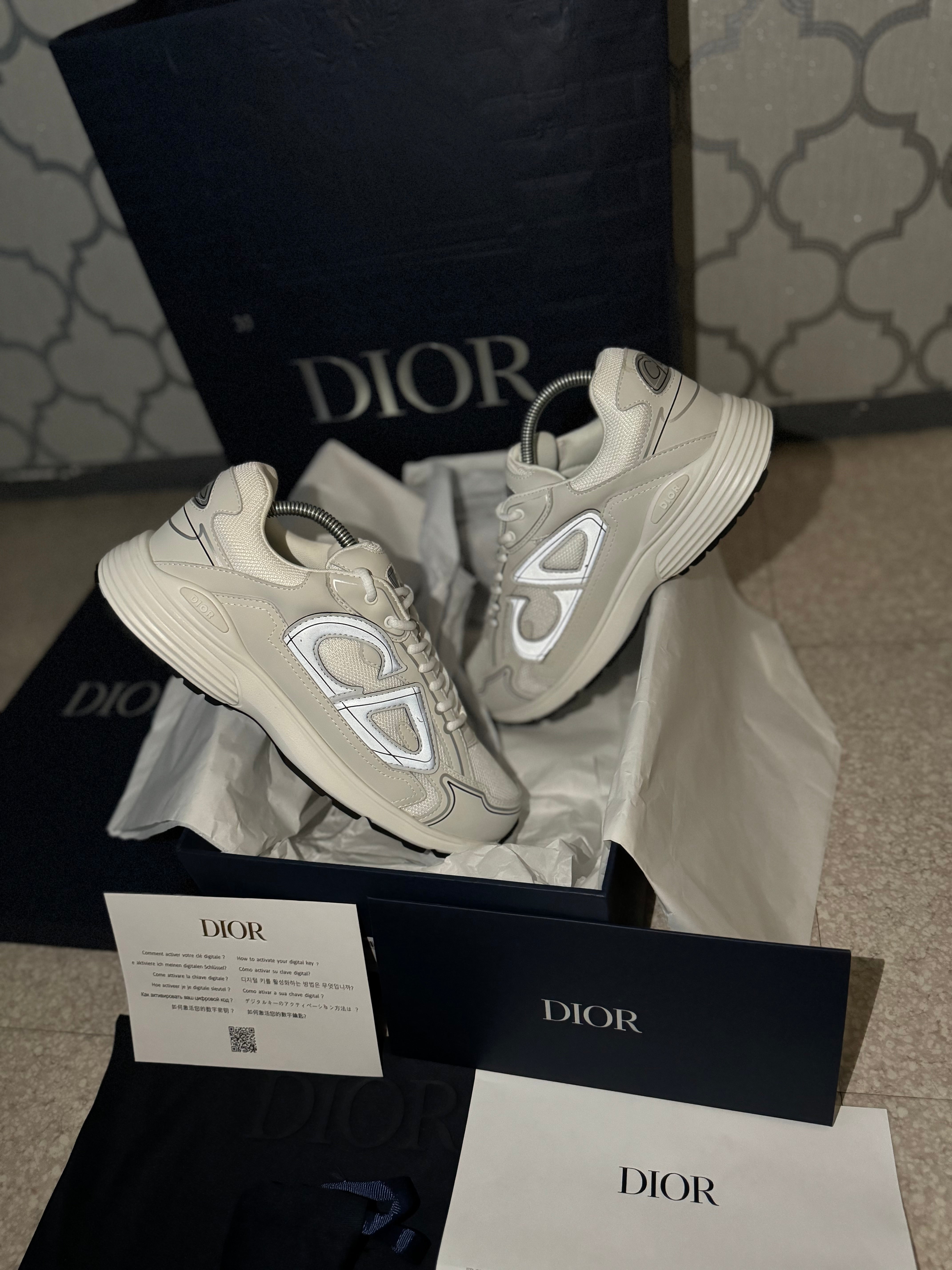 SNEAKERS B30 V3 VERSION BIEN LISSE WHITE RÉFLECTIVE RÉACTION CORRECTES FACTURE PACKAGING COMPLET MODÈLE POUSSÉ