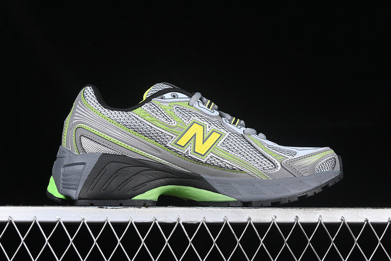 Neue B-Sneaker 740