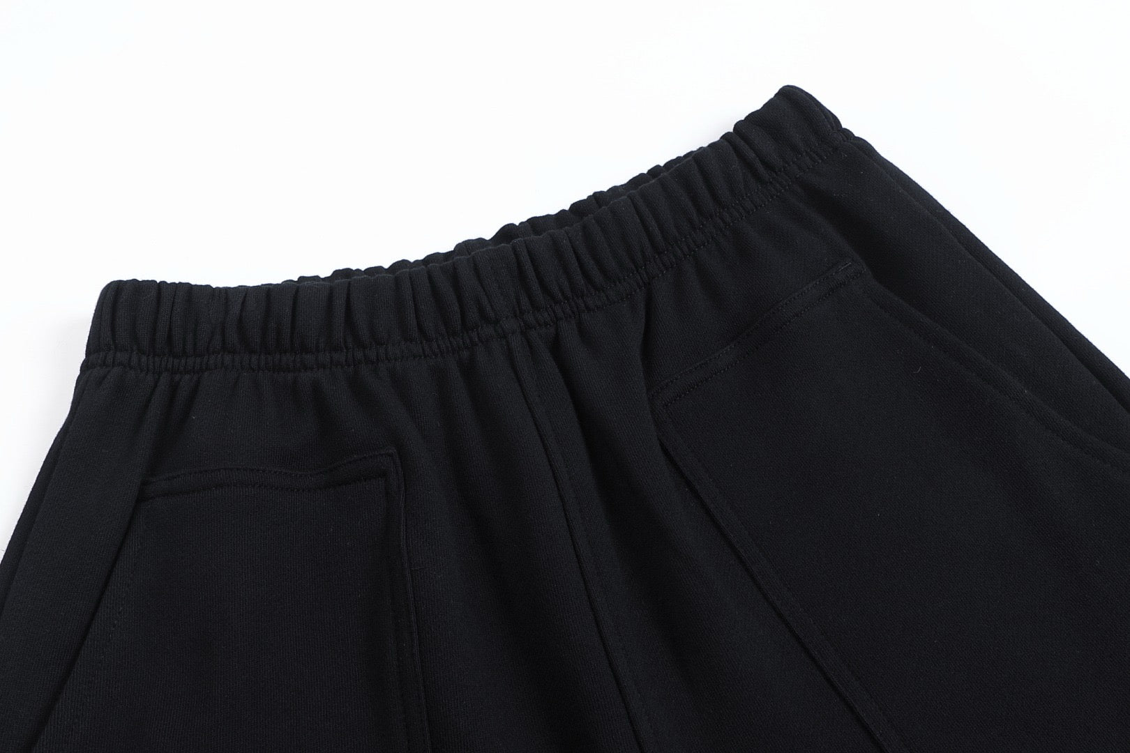 Short noir à petit logo ami de cœur noir