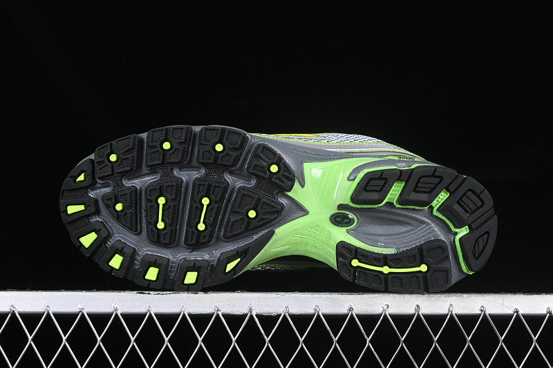 Neue B-Sneaker 740