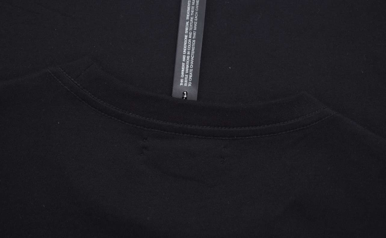 Amr schwarz-blaues T-Shirt