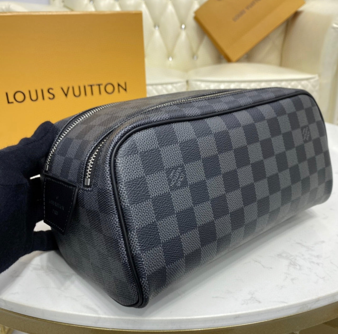 Lv 2023 toiletry bag