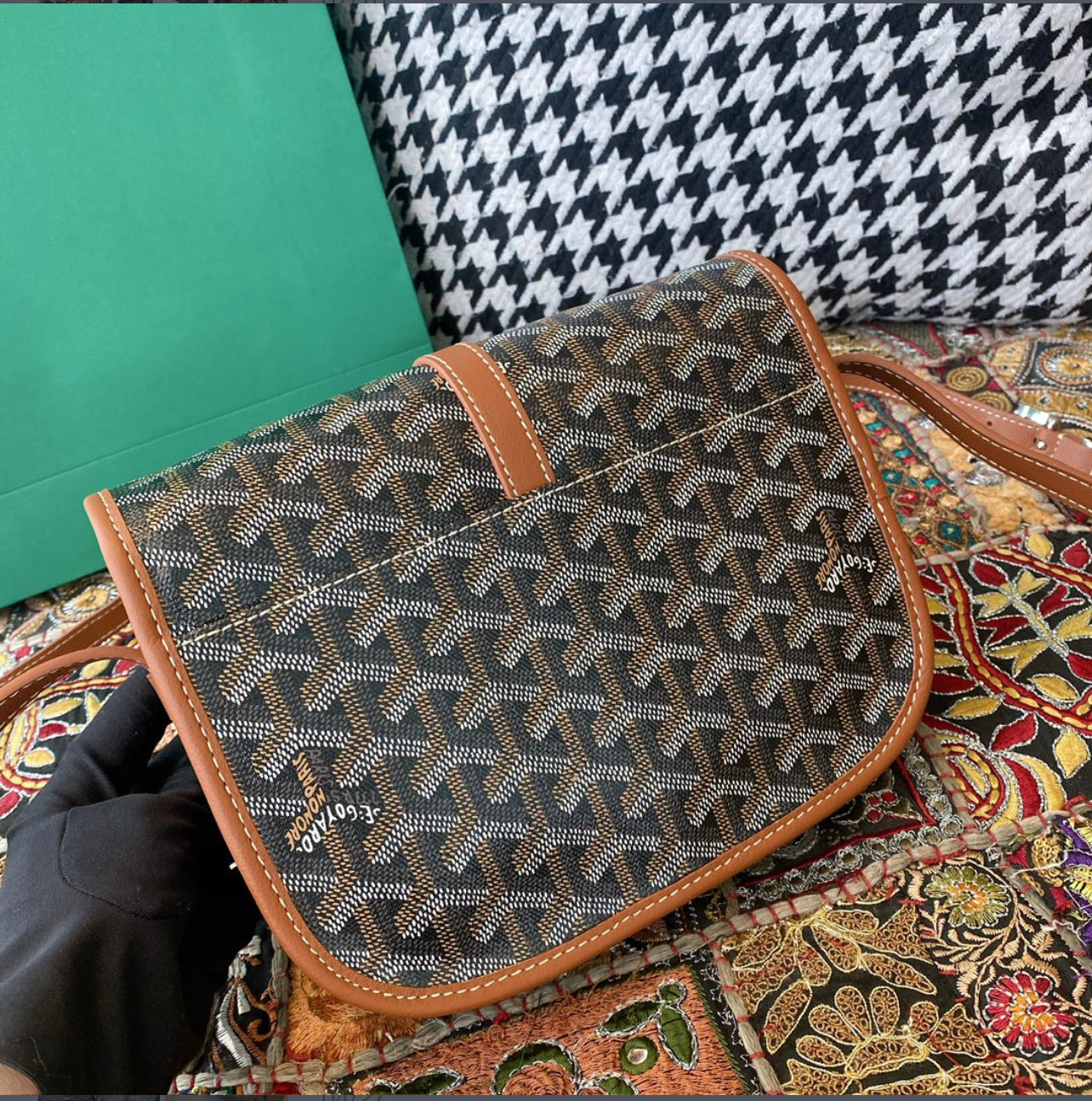 Vintage Belvedere leather brown invoice bag