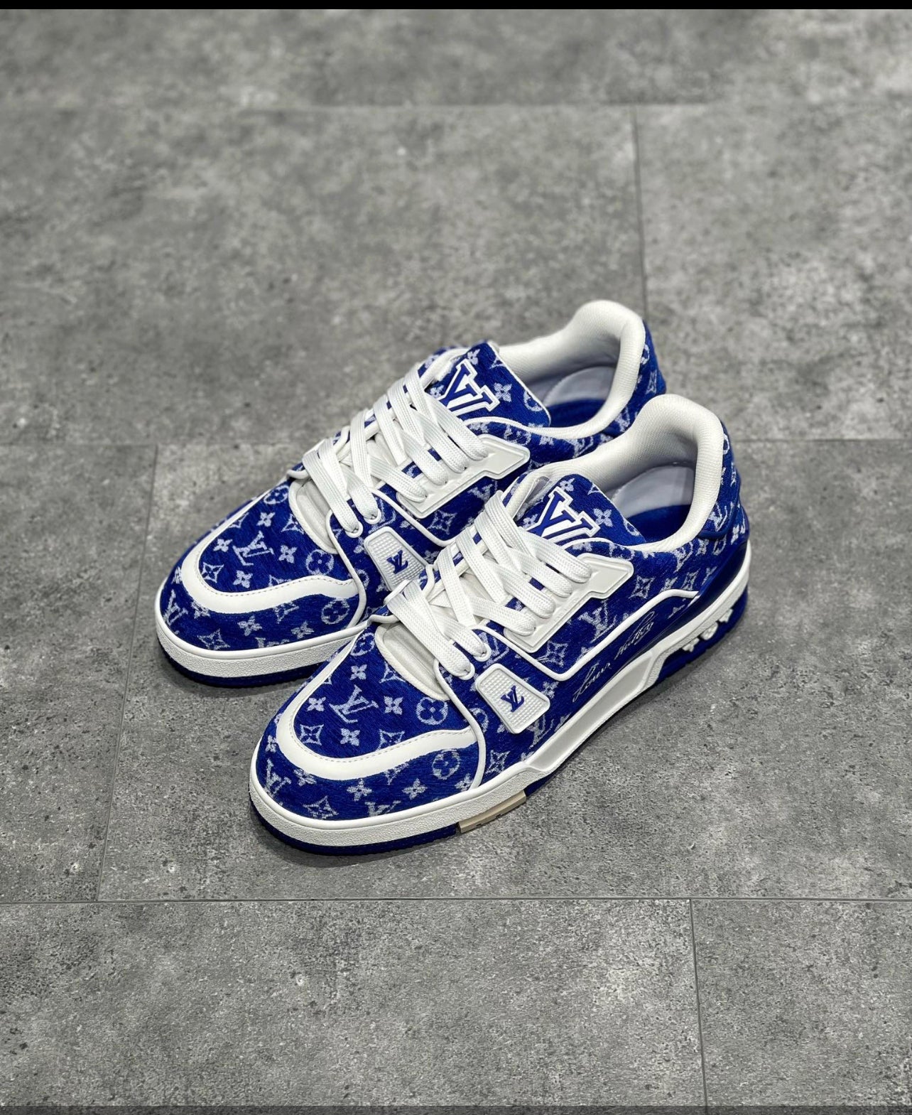 Sneakers Lv Trainers bleu daim facture