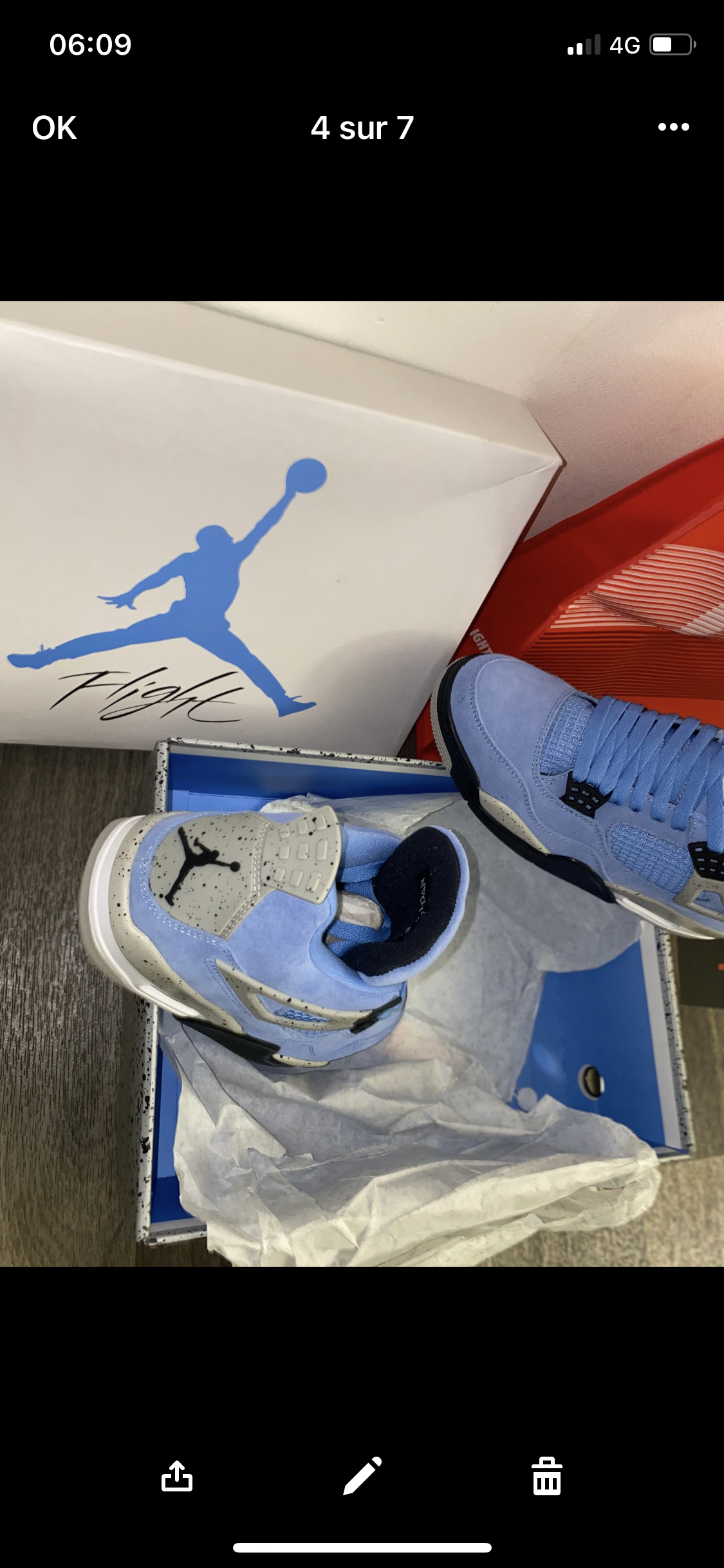 AJ4 university blue Flight club Authentification ✔️ Facture
