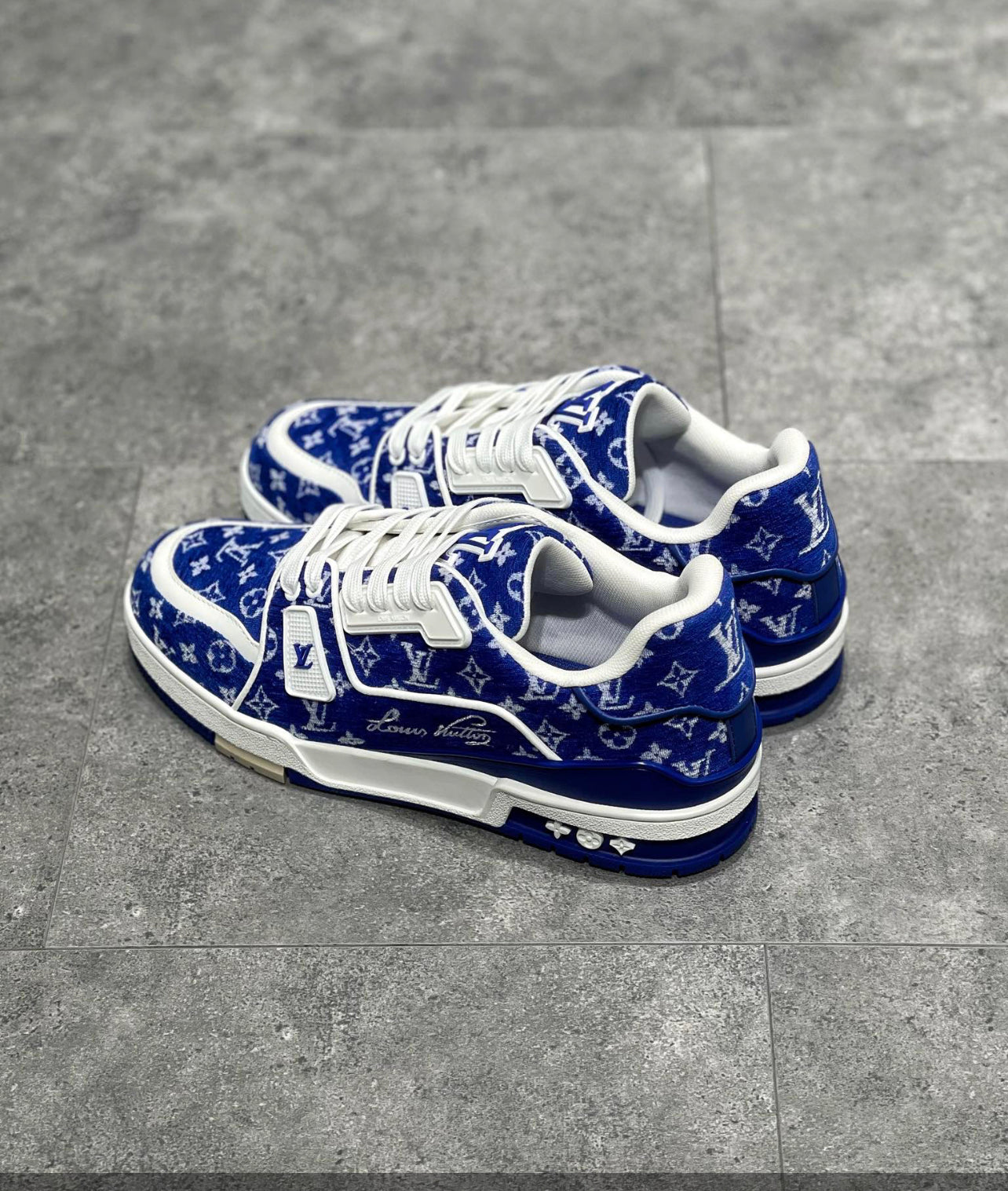 Sneakers Lv Trainers bleu daim facture