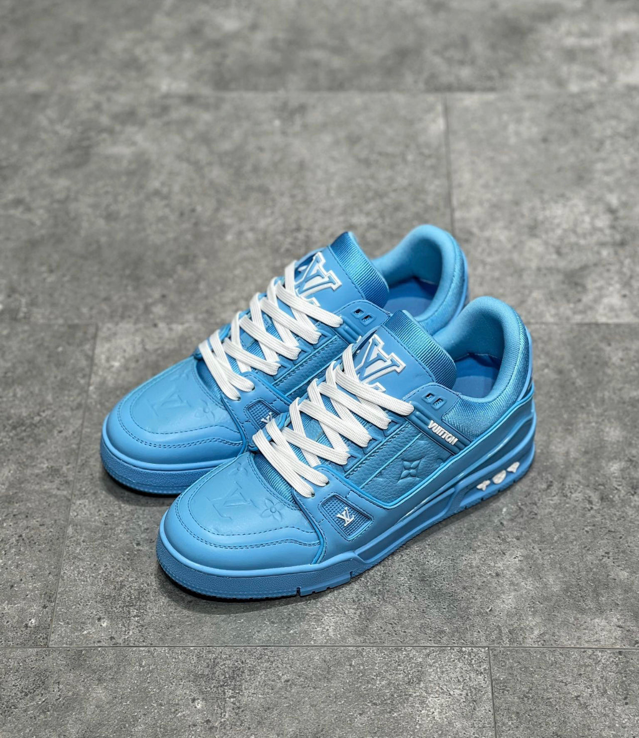 Sneakers Lv trainers bleu 2023 facture