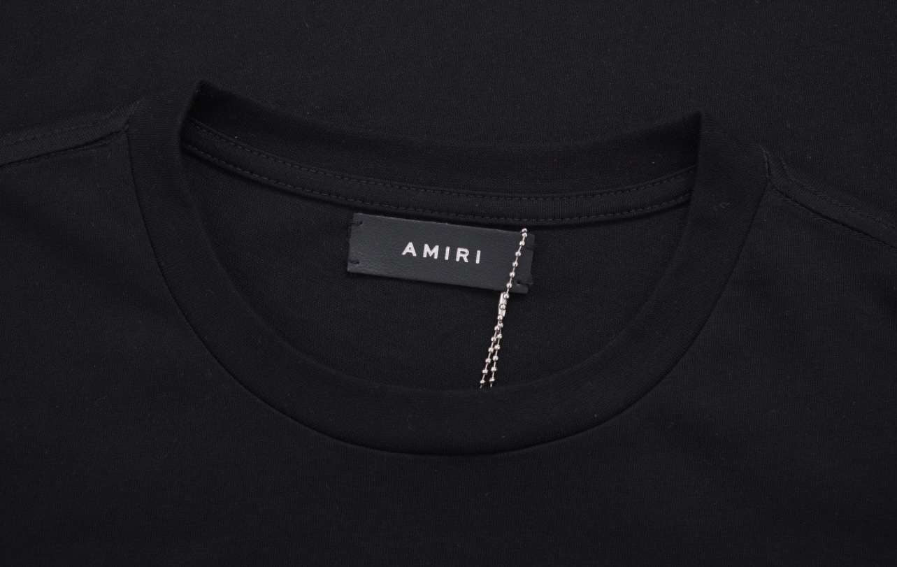 Amr schwarz-blaues T-Shirt