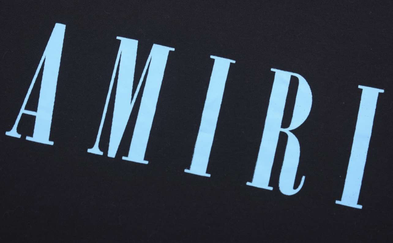 Amr schwarz-blaues T-Shirt