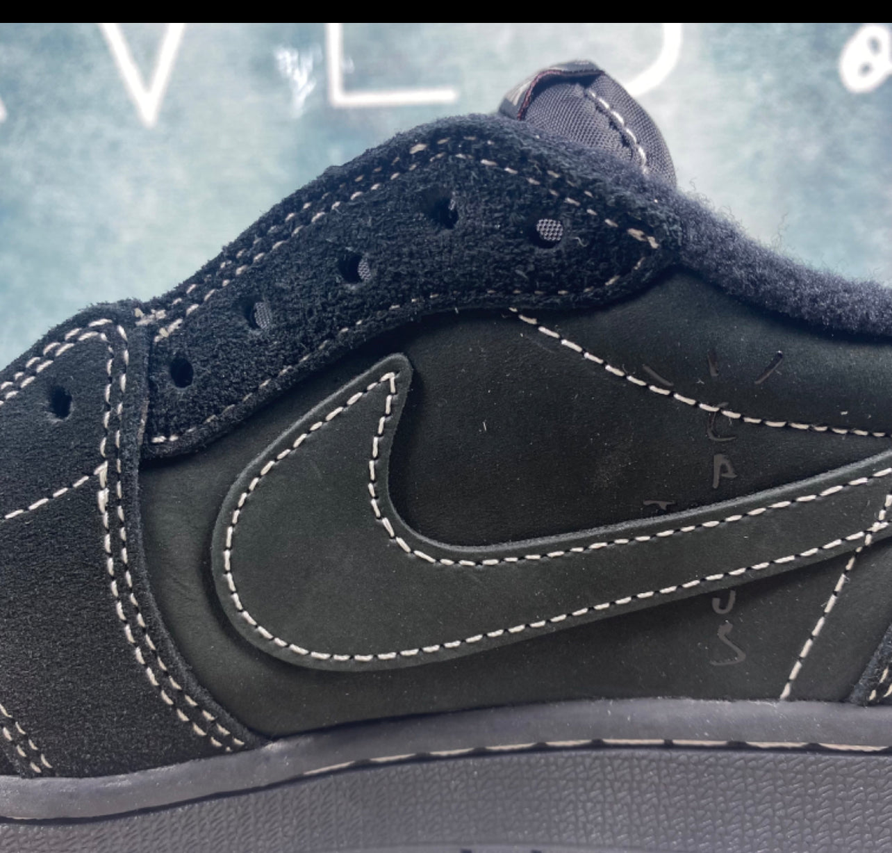AJ low Travis black stock X authentification ✔️ 1:1 Facture 10/10