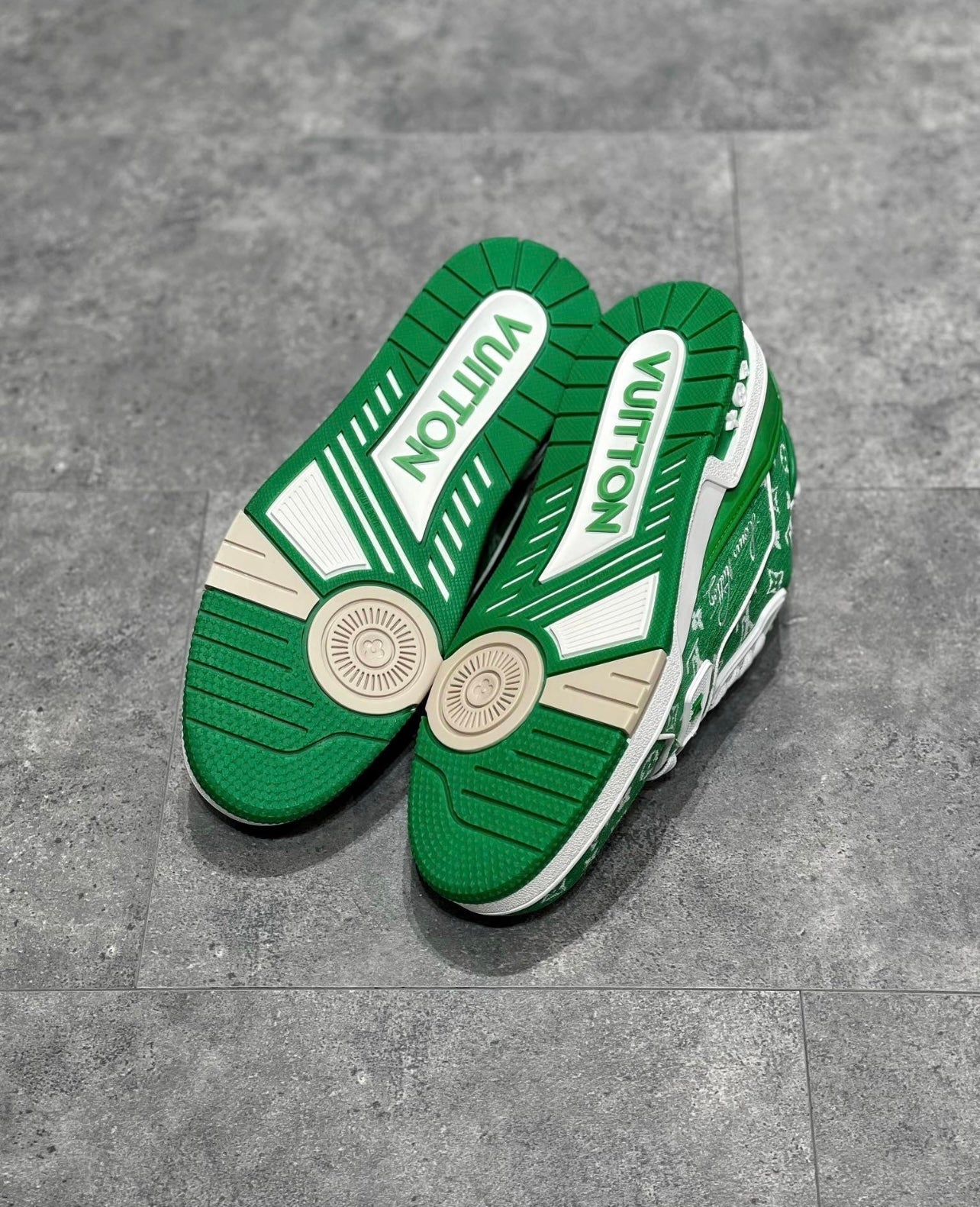 Sneakers Lv Trainers vert daim facture