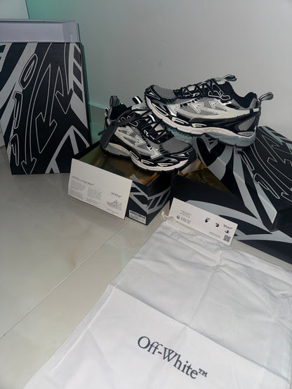 Off Wht Be Right back Black 📦 ⚡️ 🚚