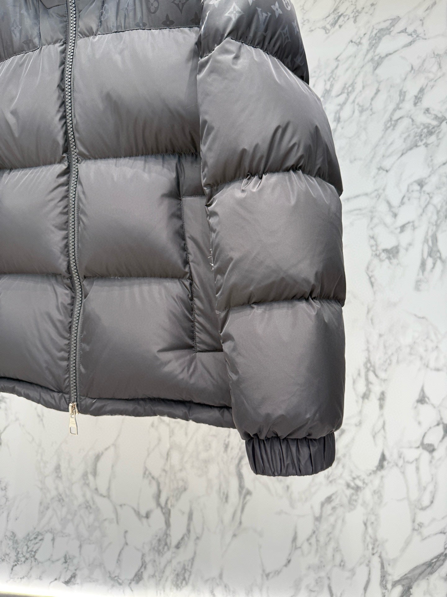 Blouson à détails Monogram en duvet ecodown lv