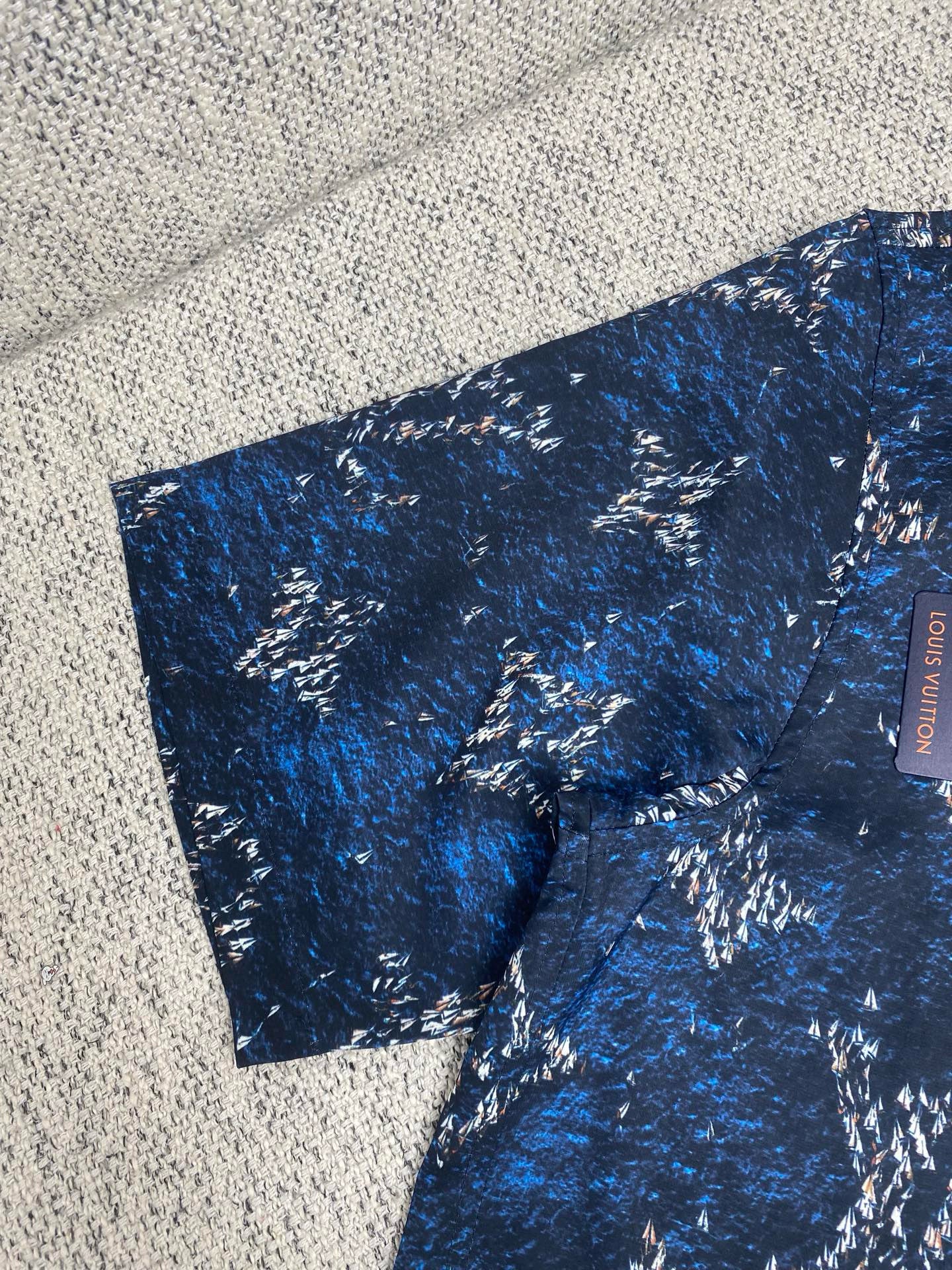 Chemise manche courte à imprimé monogram lv