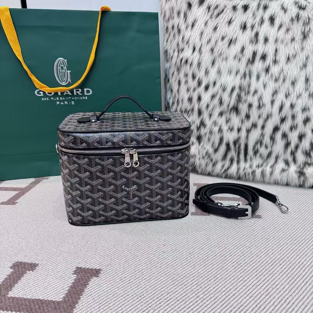 Goyrd Vanity Case 10/10
