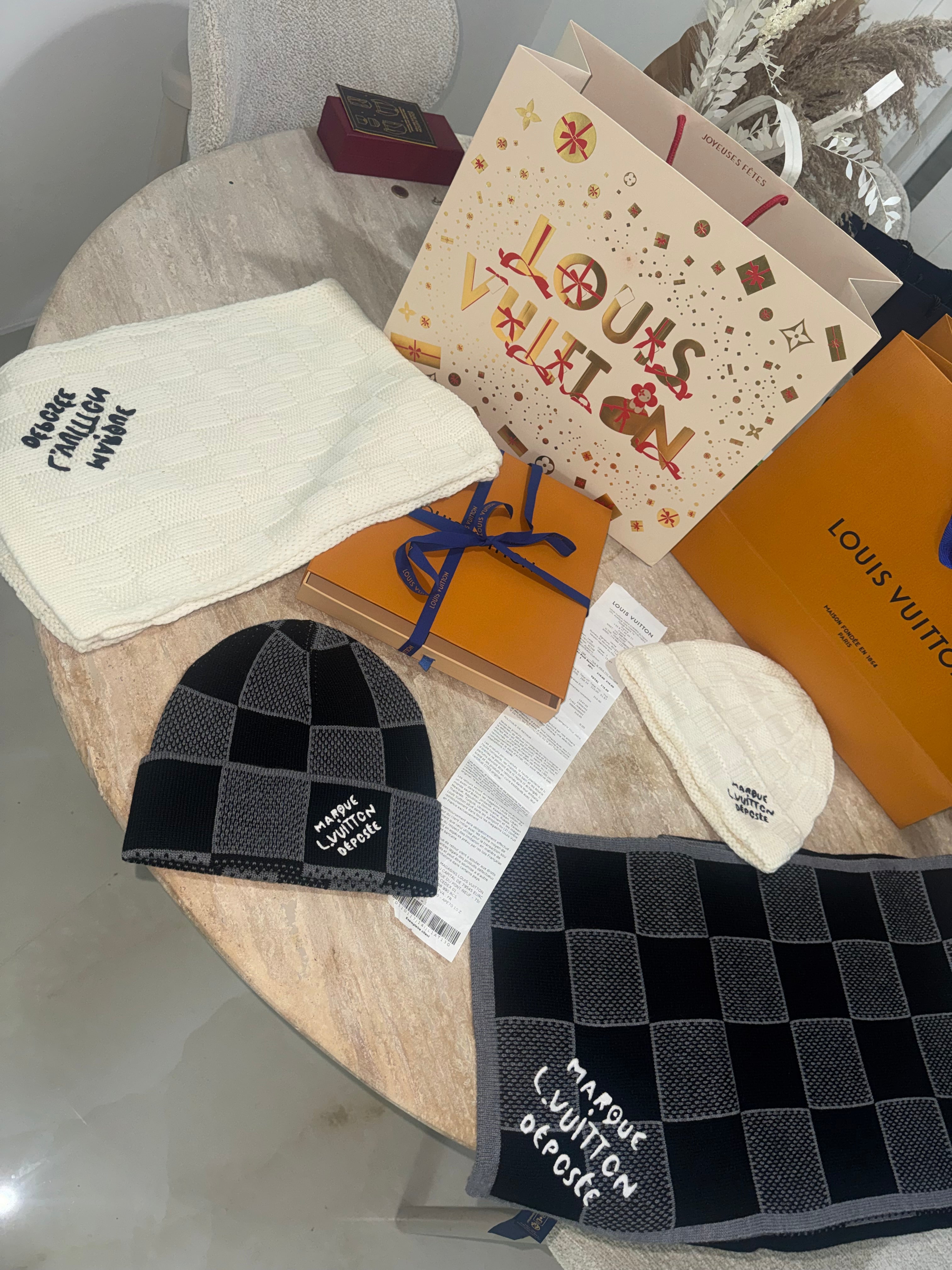 Bonnet Lv Maison Déposée avec ticket 📦⚡️🚚