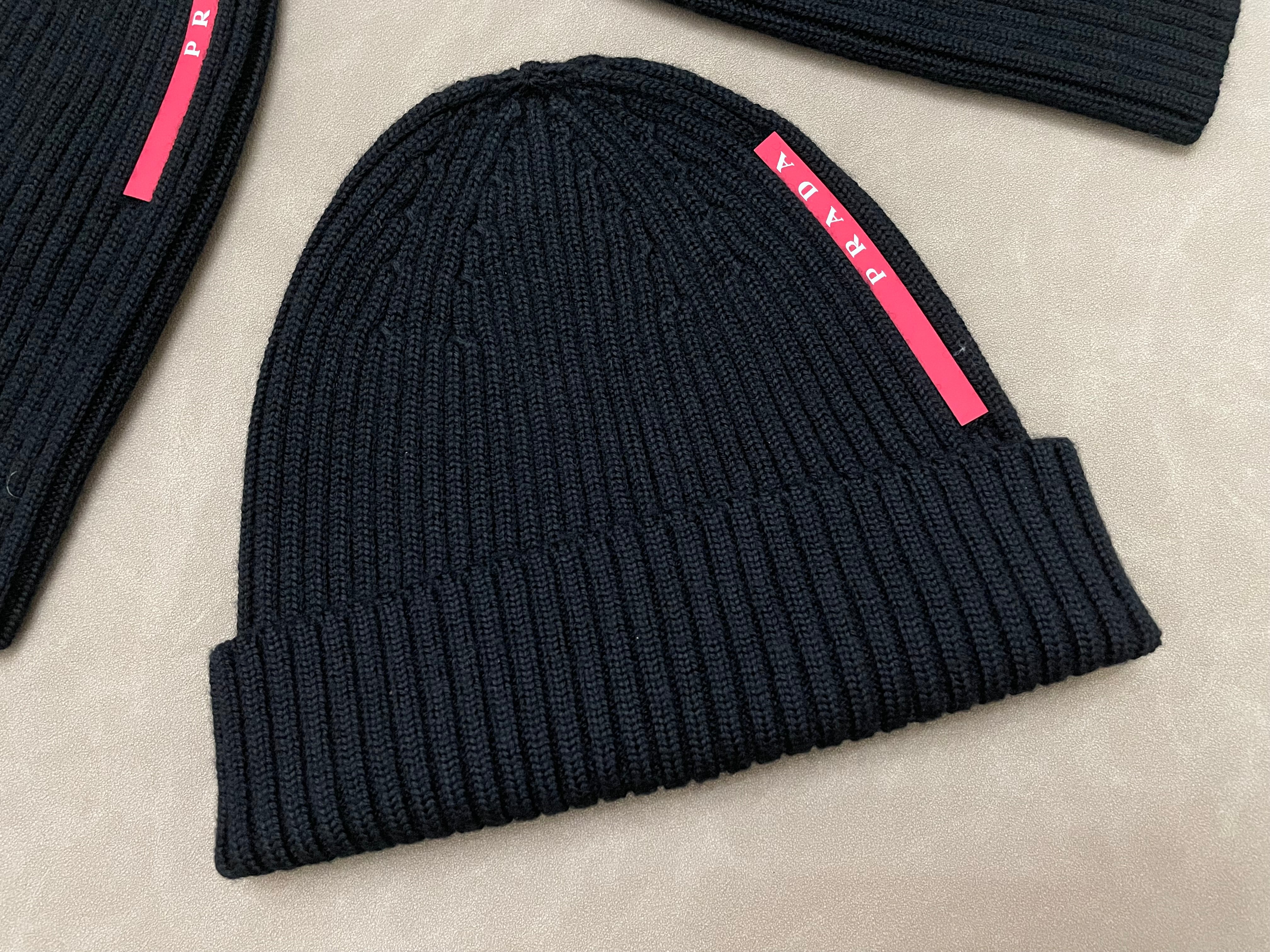Bonnet Prd noir avec ticket