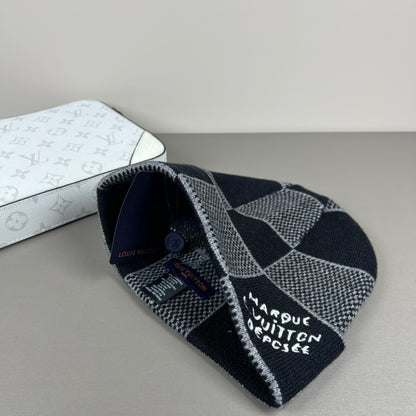 Bonnet LV maison Deposé BLACK + TICKET DE CAISSE