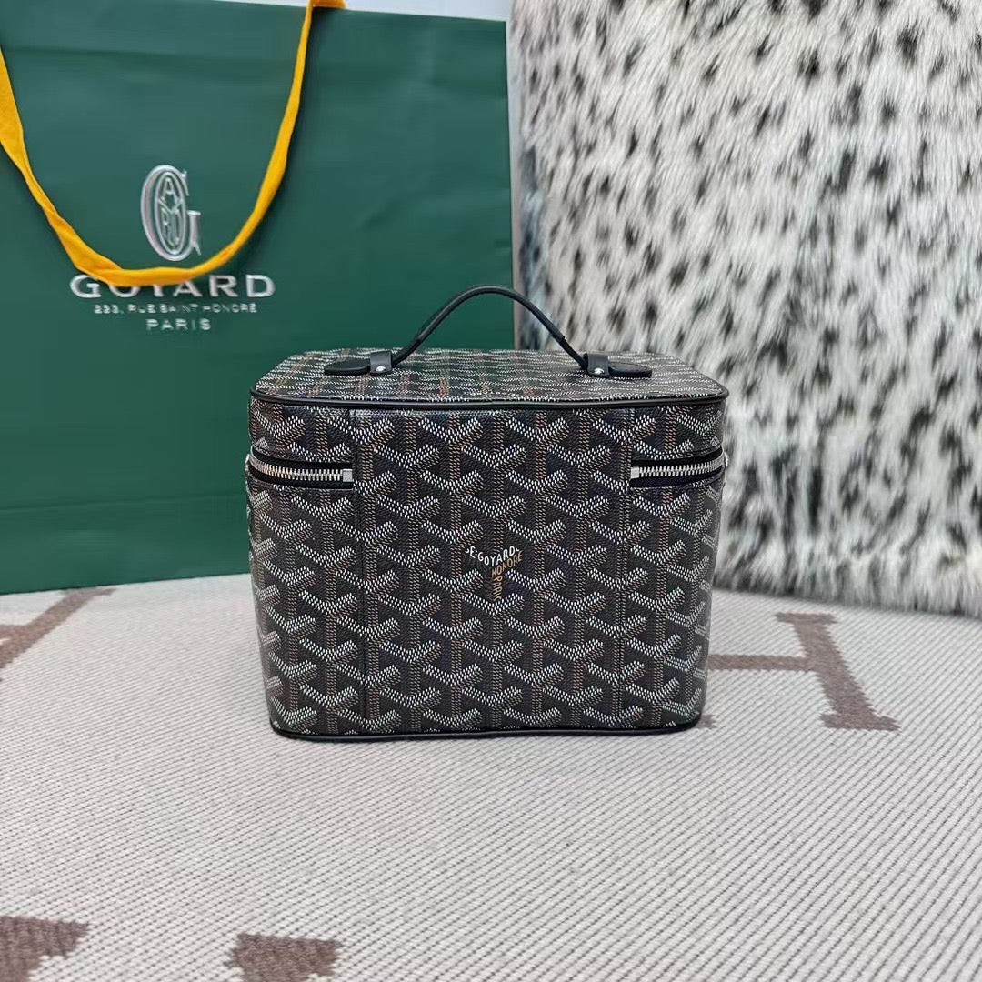 Goyrd Vanity Case 10/10