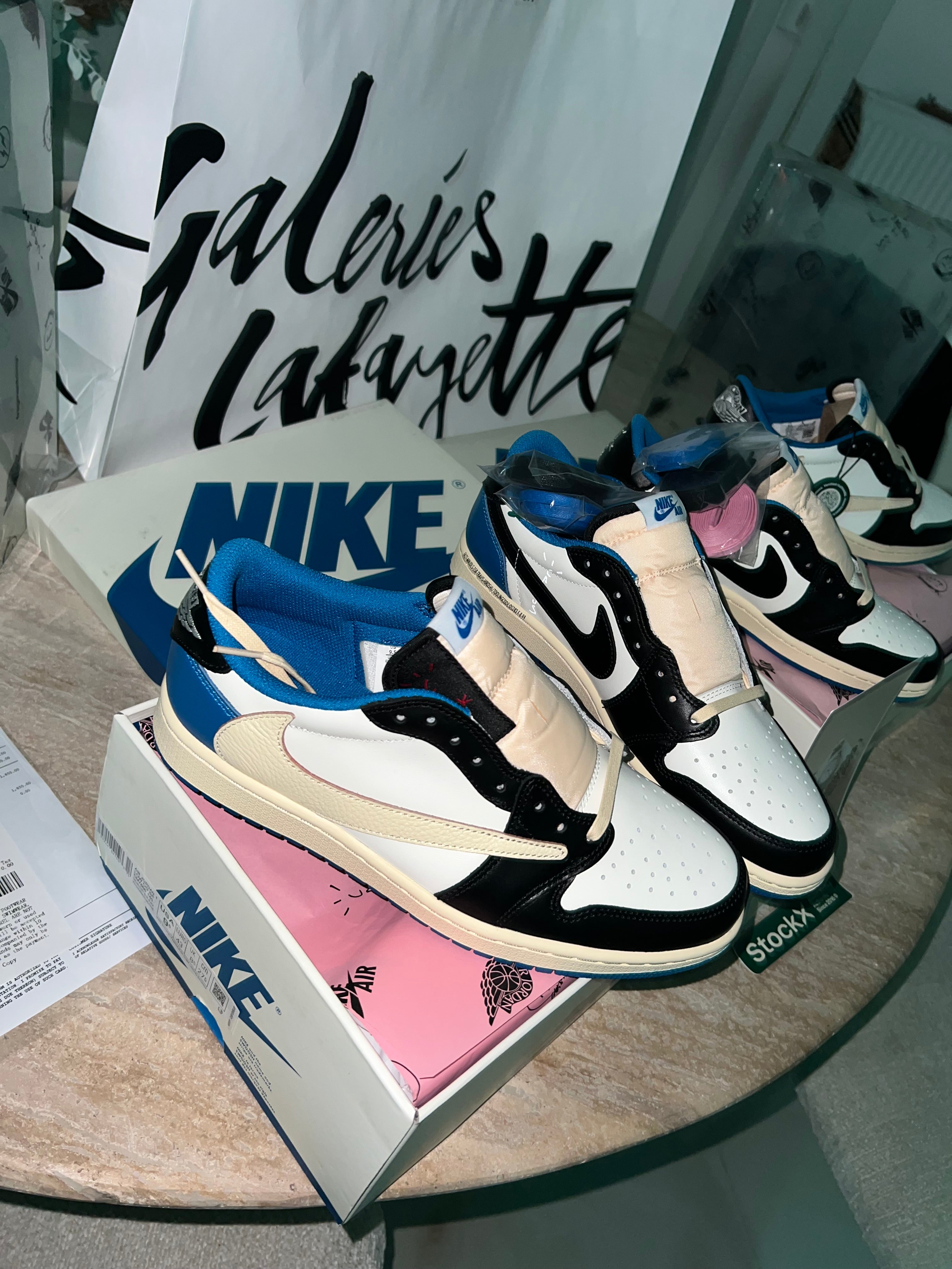 AJ low travis 1:1 Authentification Flight club ✔️ Facture 📦📦⚡️🚚