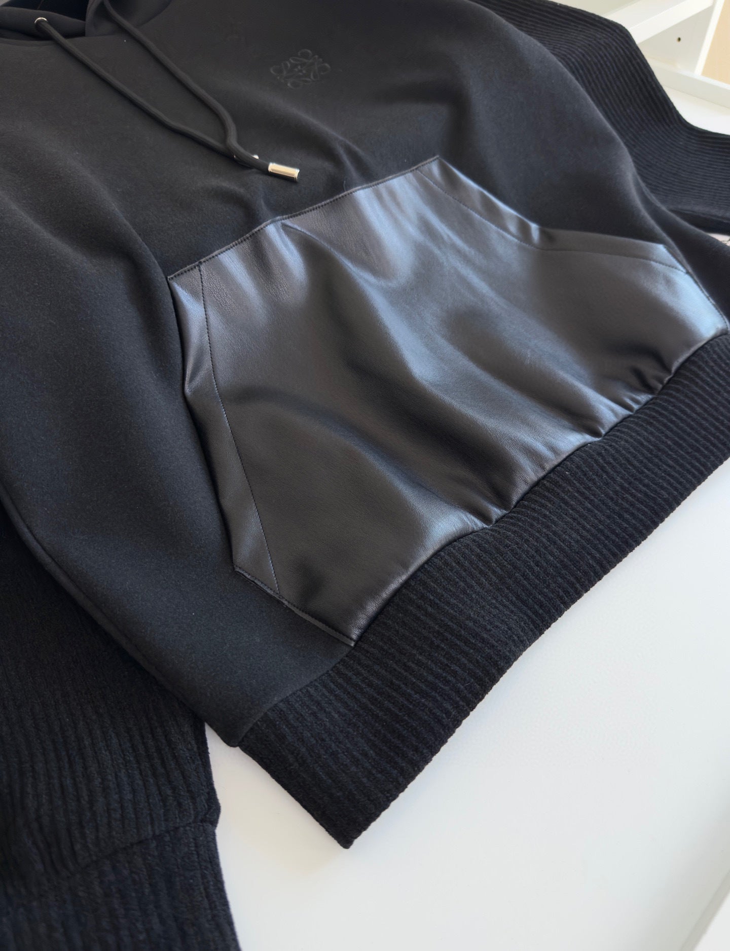 Sweat bleu loew