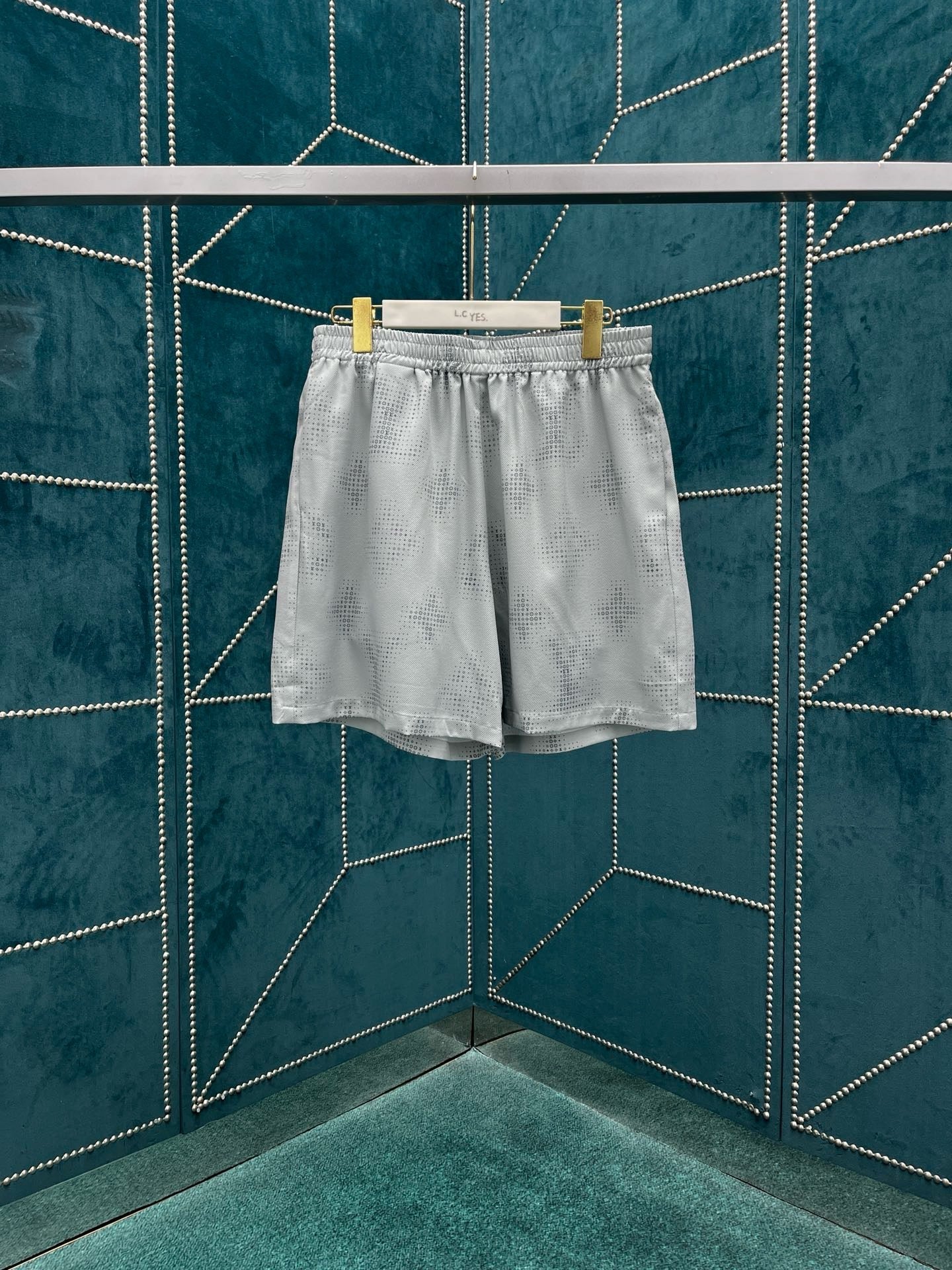 Seidenshorts mit LV-Monogramm-Print