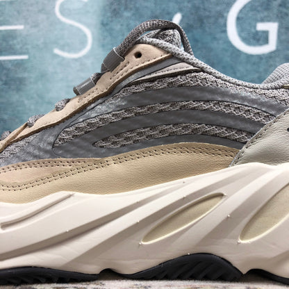 ADD Boost 700 V2 Cream Flight club Authentification ✔️ 1:1 factures