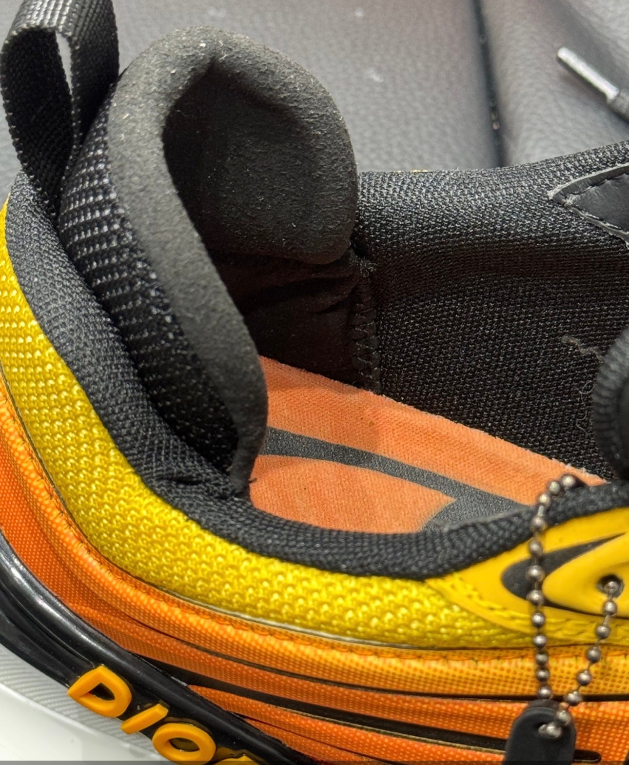 Sneaker B44 Blade DIOR AND LEWIS HAMILTON – ÉDITION LIMITÉE ET NUMÉROTÉE Maille technique orange gradient et tissu technique orange gradient