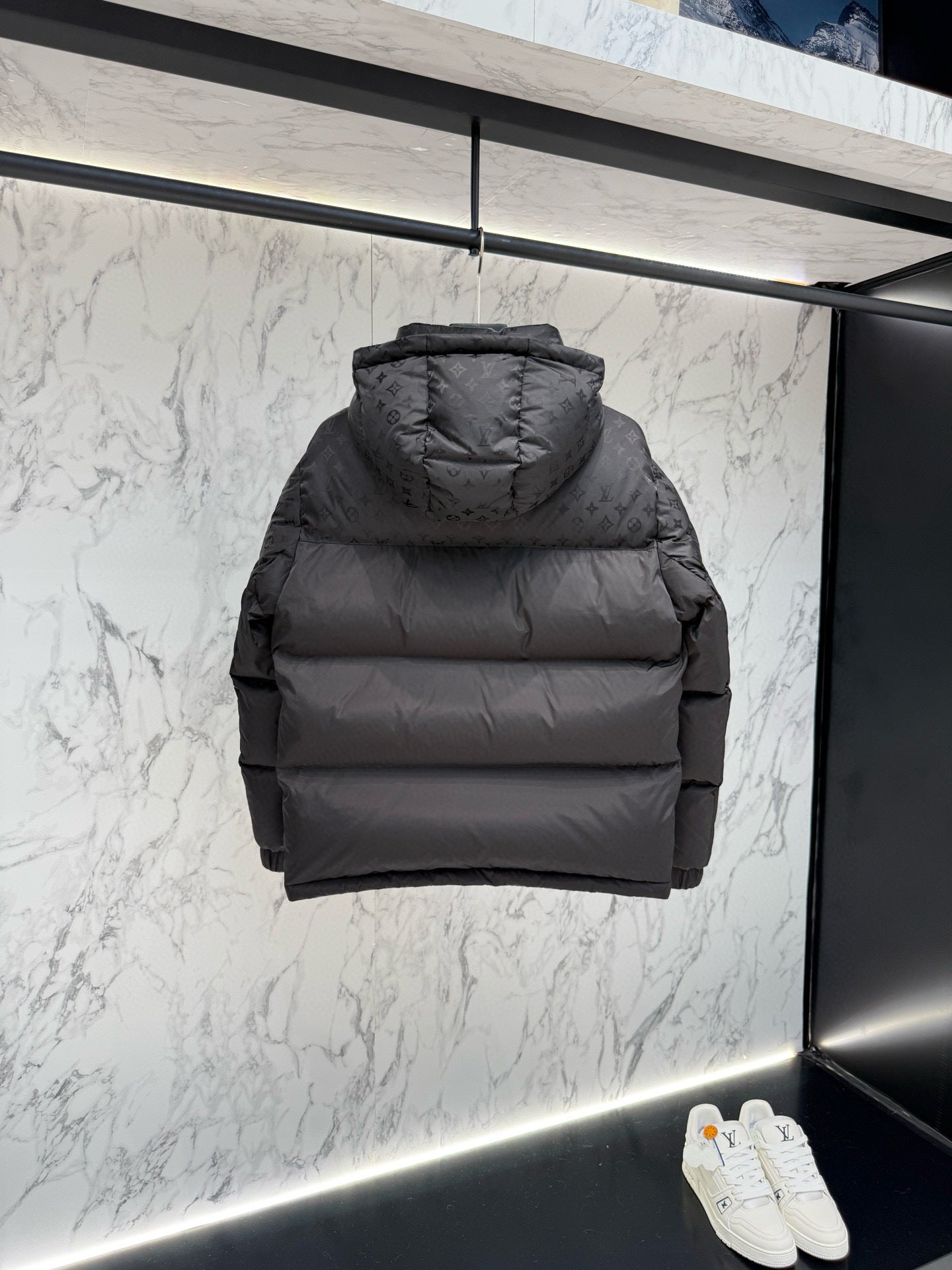 Blouson à détails Monogram en duvet ecodown lv