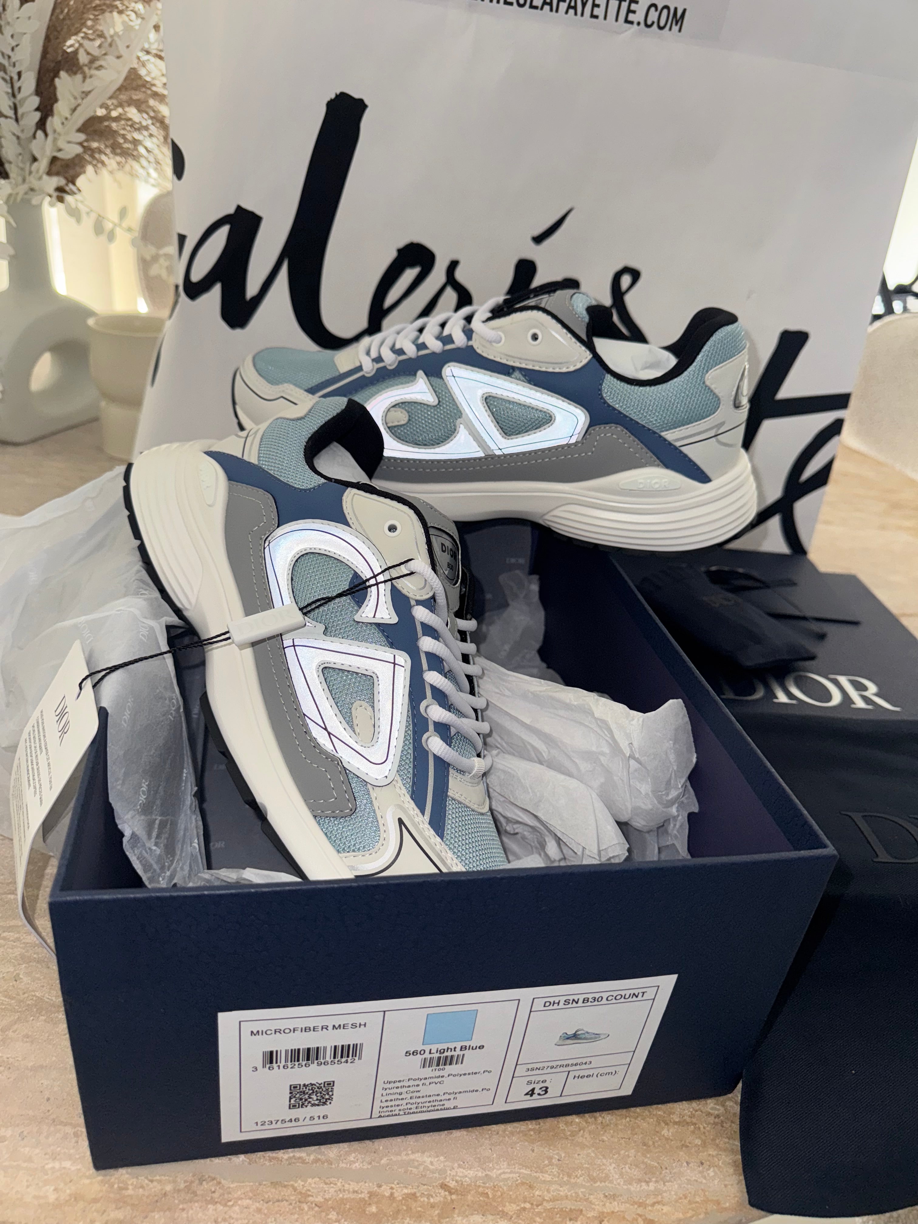 SNEAKERS B30 V3S VERSION BIEN LISSE BLEU CIEL RÉFLECTIVE RÉACTION CORRECTES  FACTURE PACKAGING COMPLET