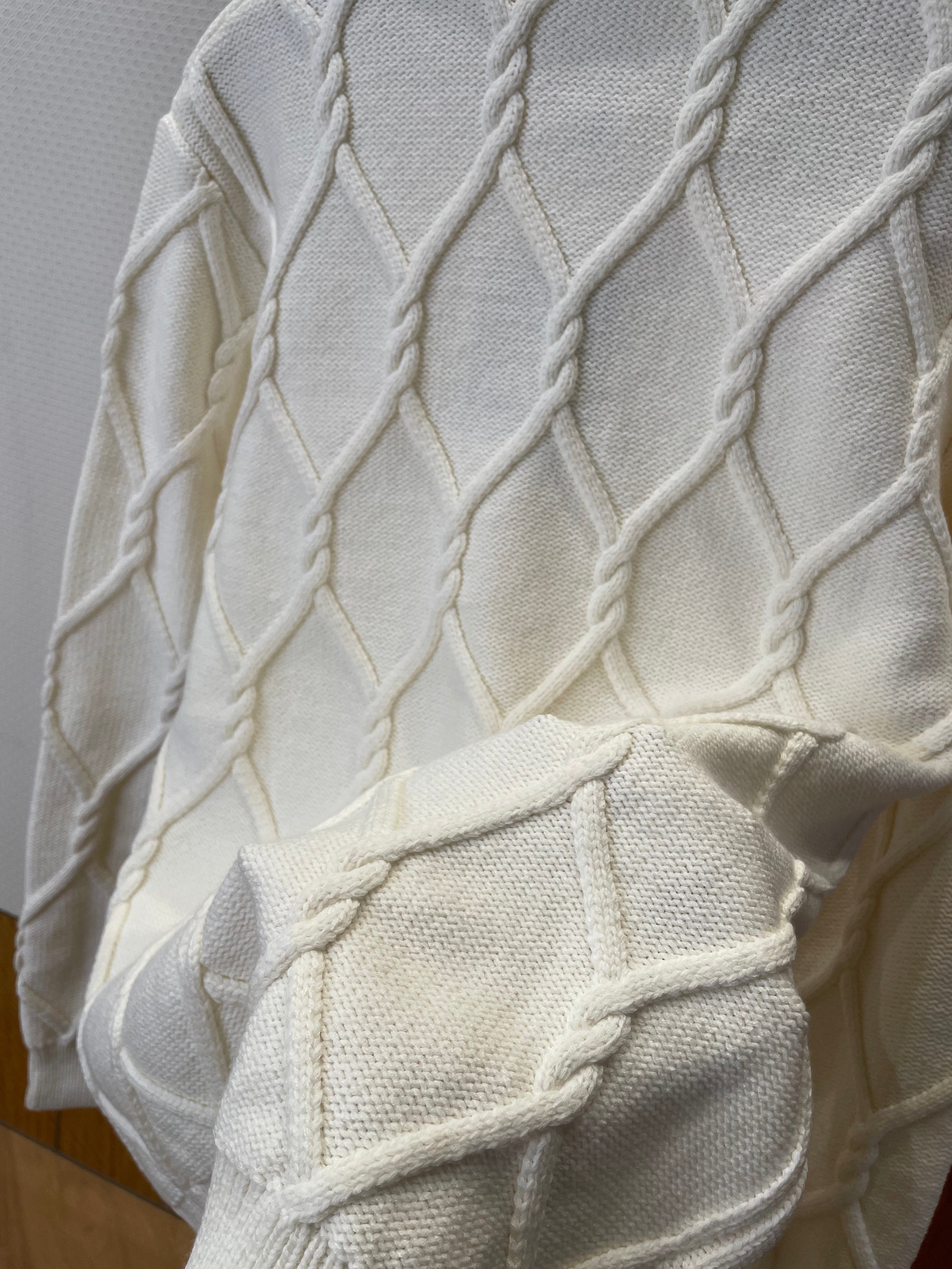 Pull Torsadé ornementé en laine Lv