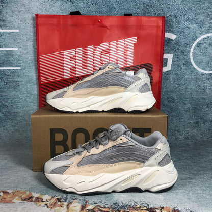 ADD Boost 700 V2 Cream Flight club Authentification ✔️ 1:1 factures