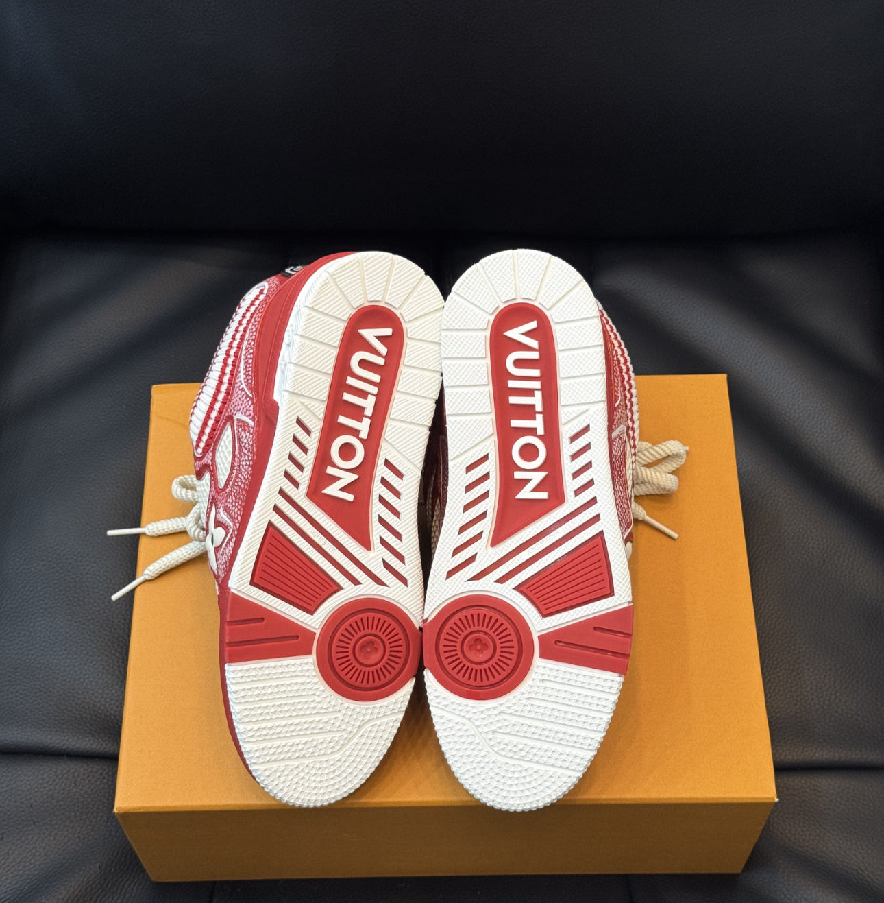 Lv skate rouge 10/10