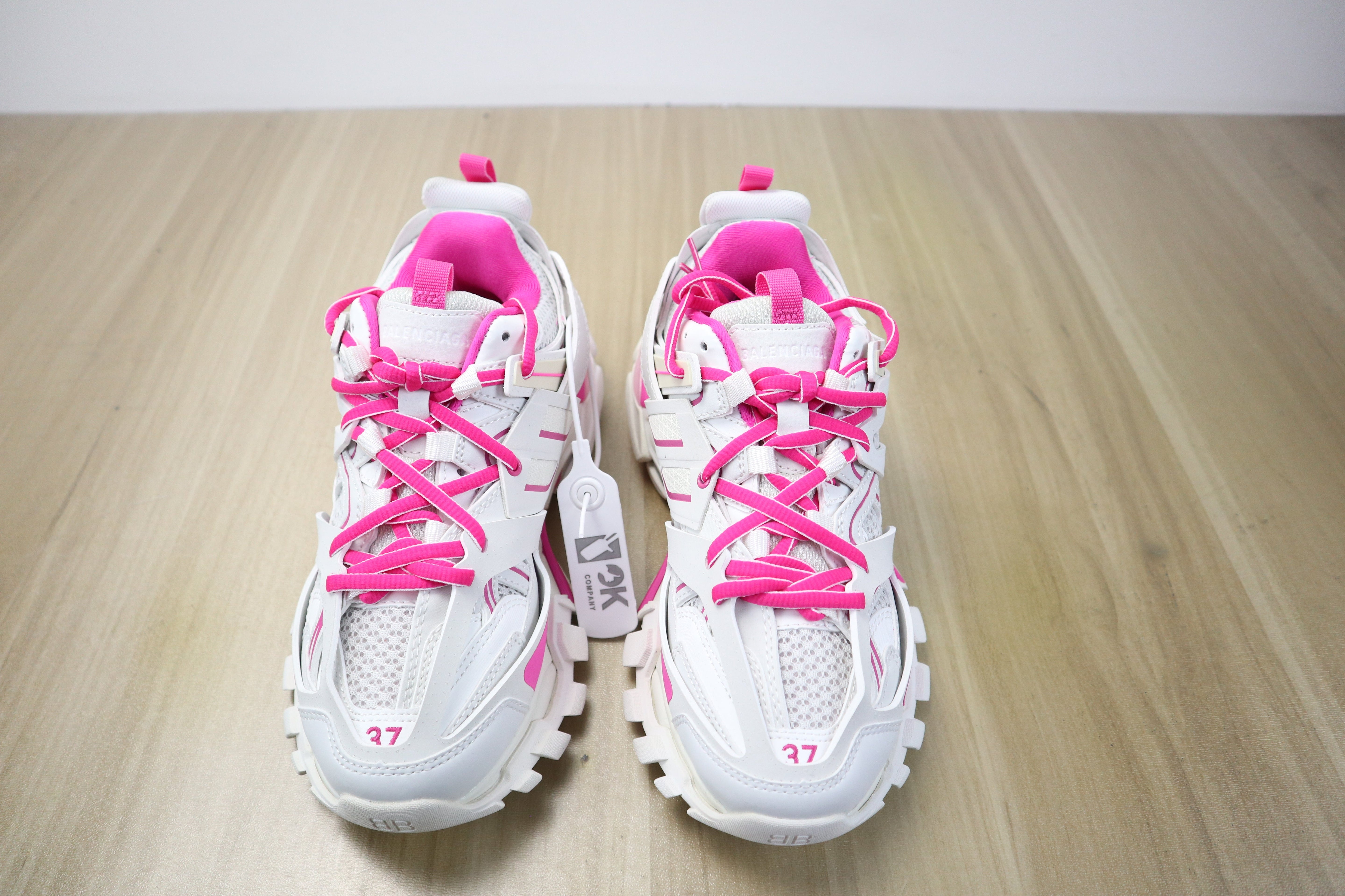 Blcg track white pink invoice