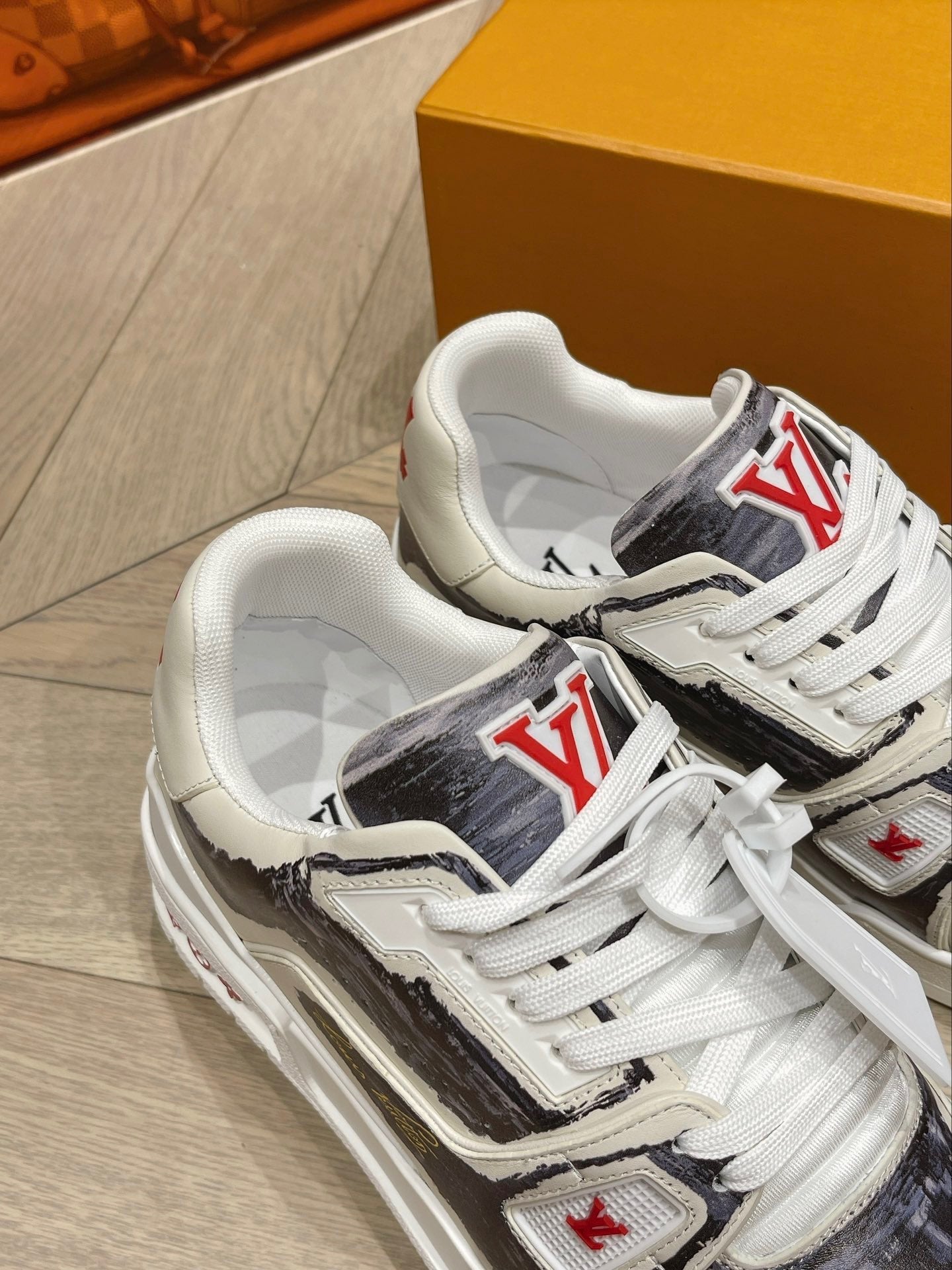 Lv trainers cuir facture