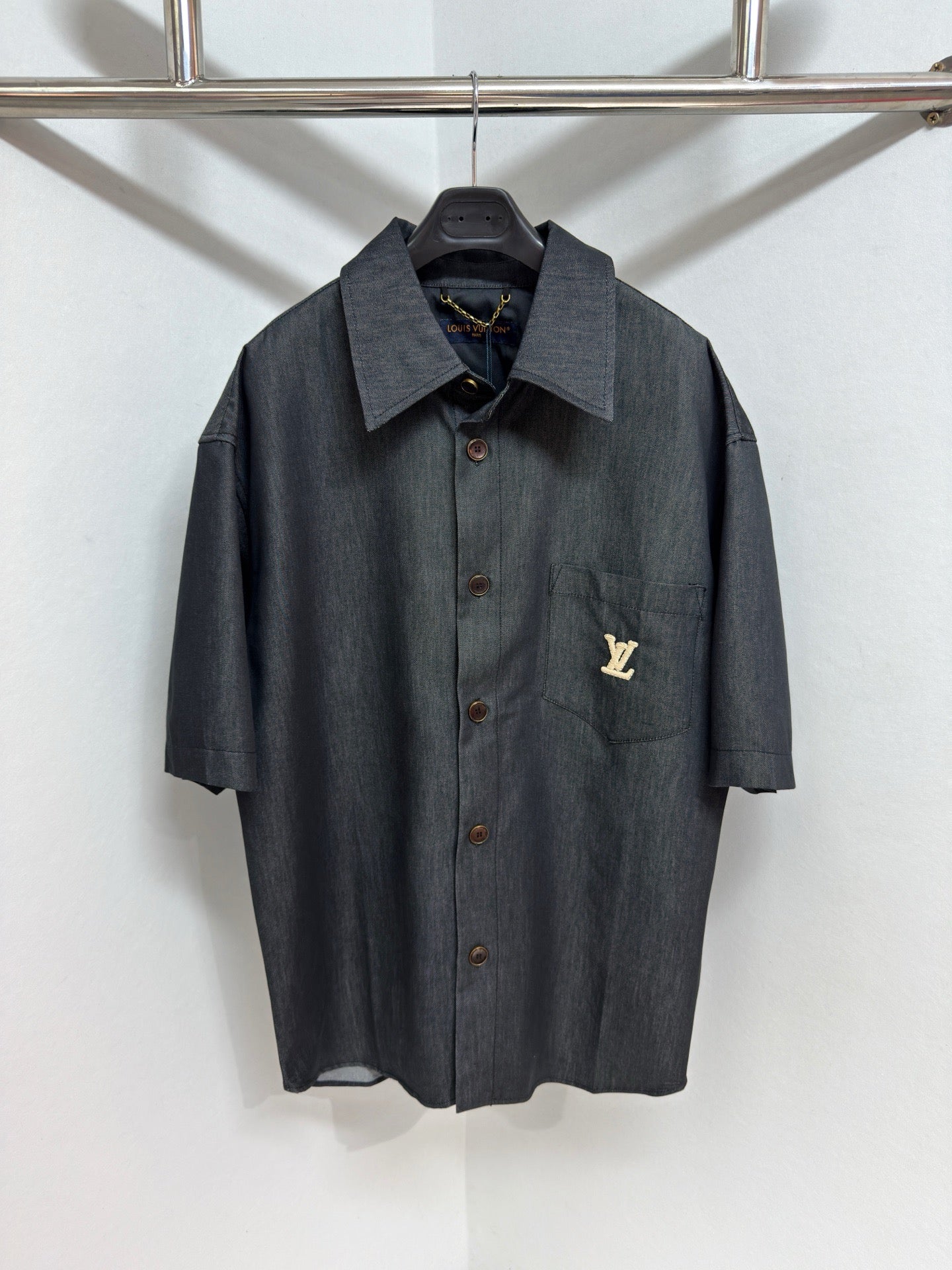 Chemise lv manches courtes brodée en chambray