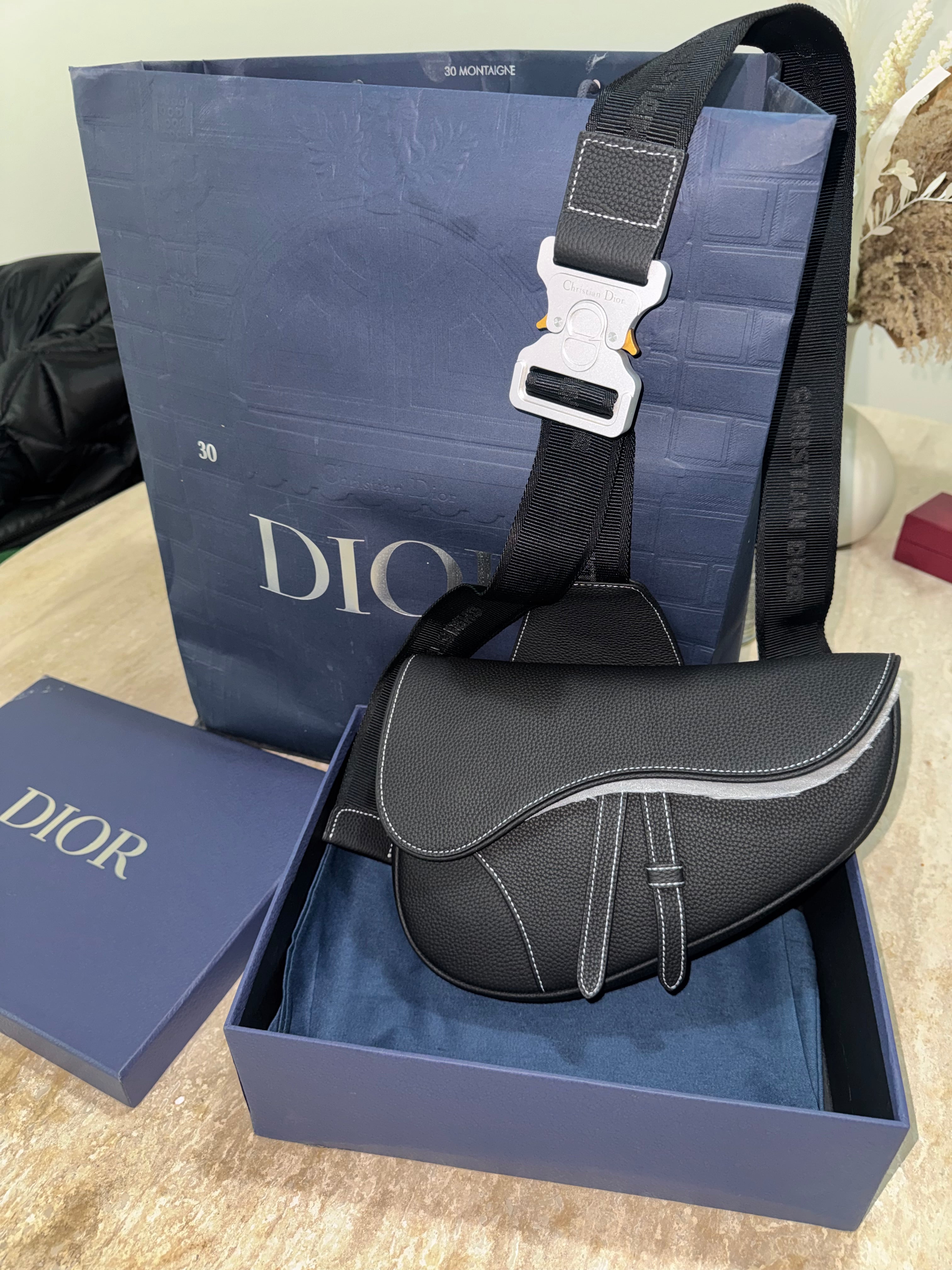 Sac saddle cuir de veau graine noir Cd facture 10/10 📦🚚⚡️