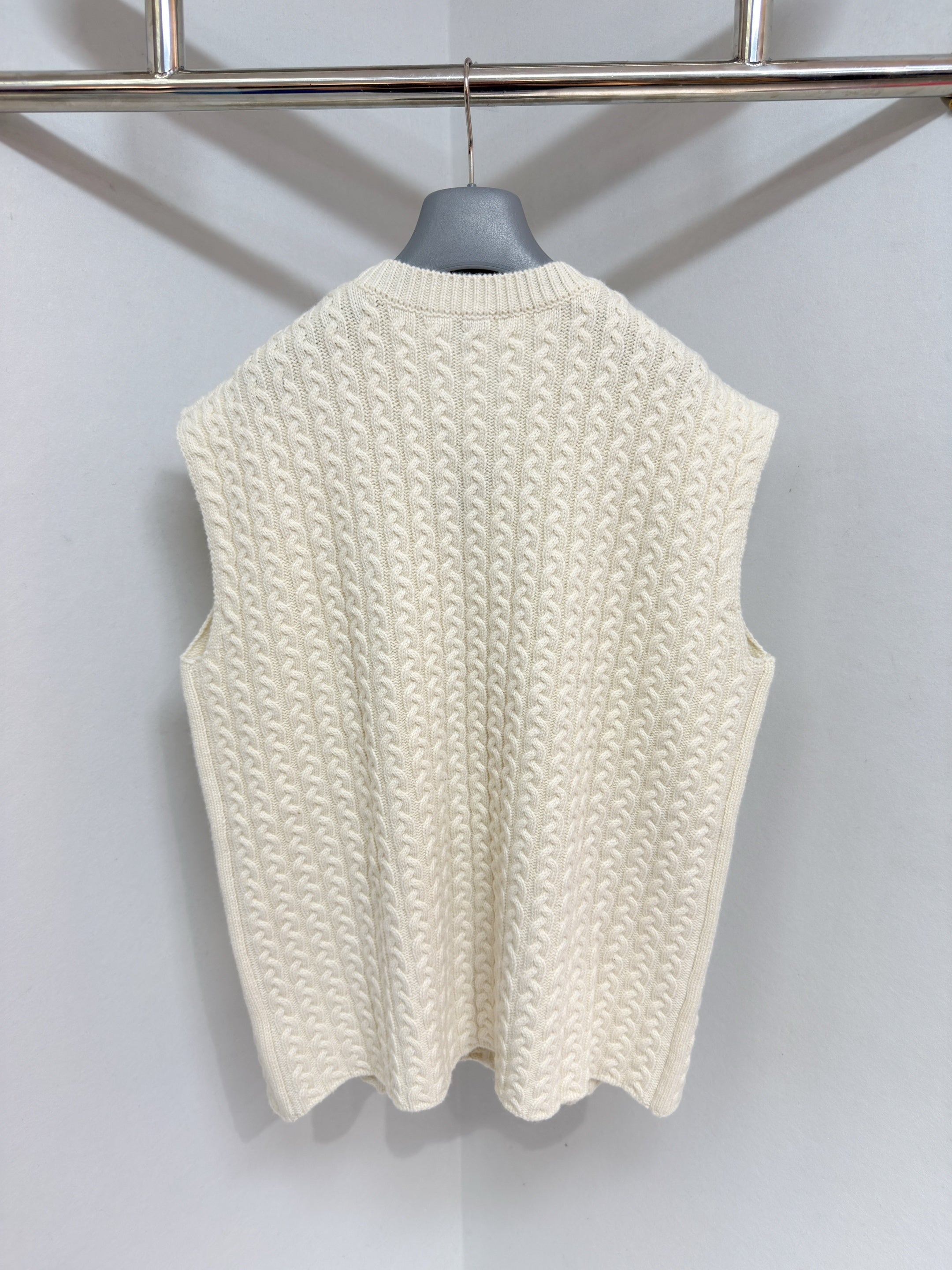 Pull  sans manches en laine LOEW