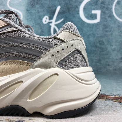 ADD Boost 700 V2 Cream Flight club Authentification ✔️ 1:1 factures