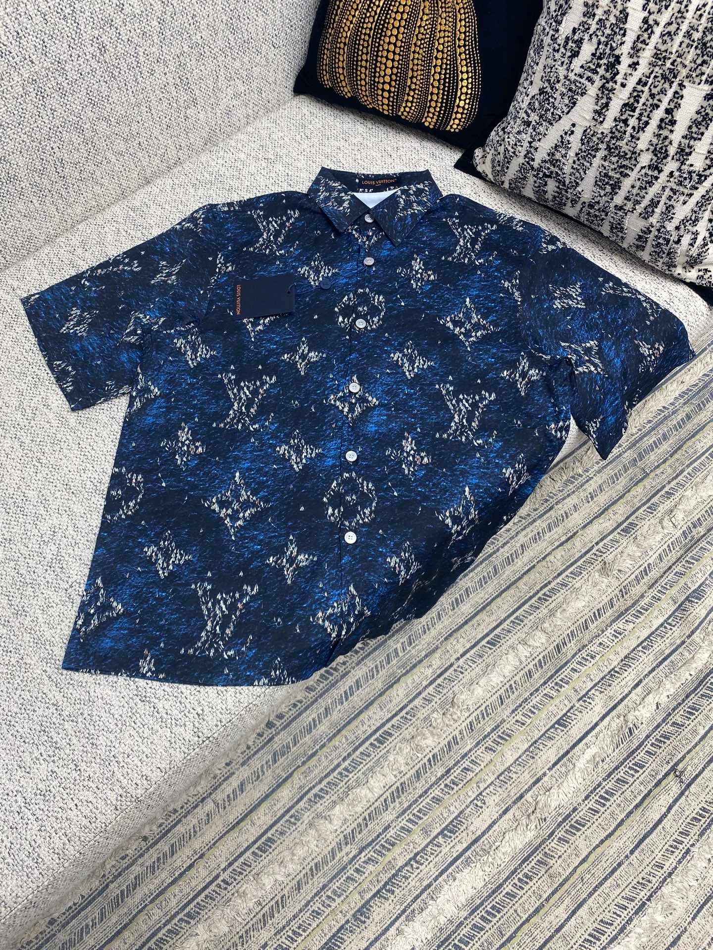 Chemise manche courte à imprimé monogram lv