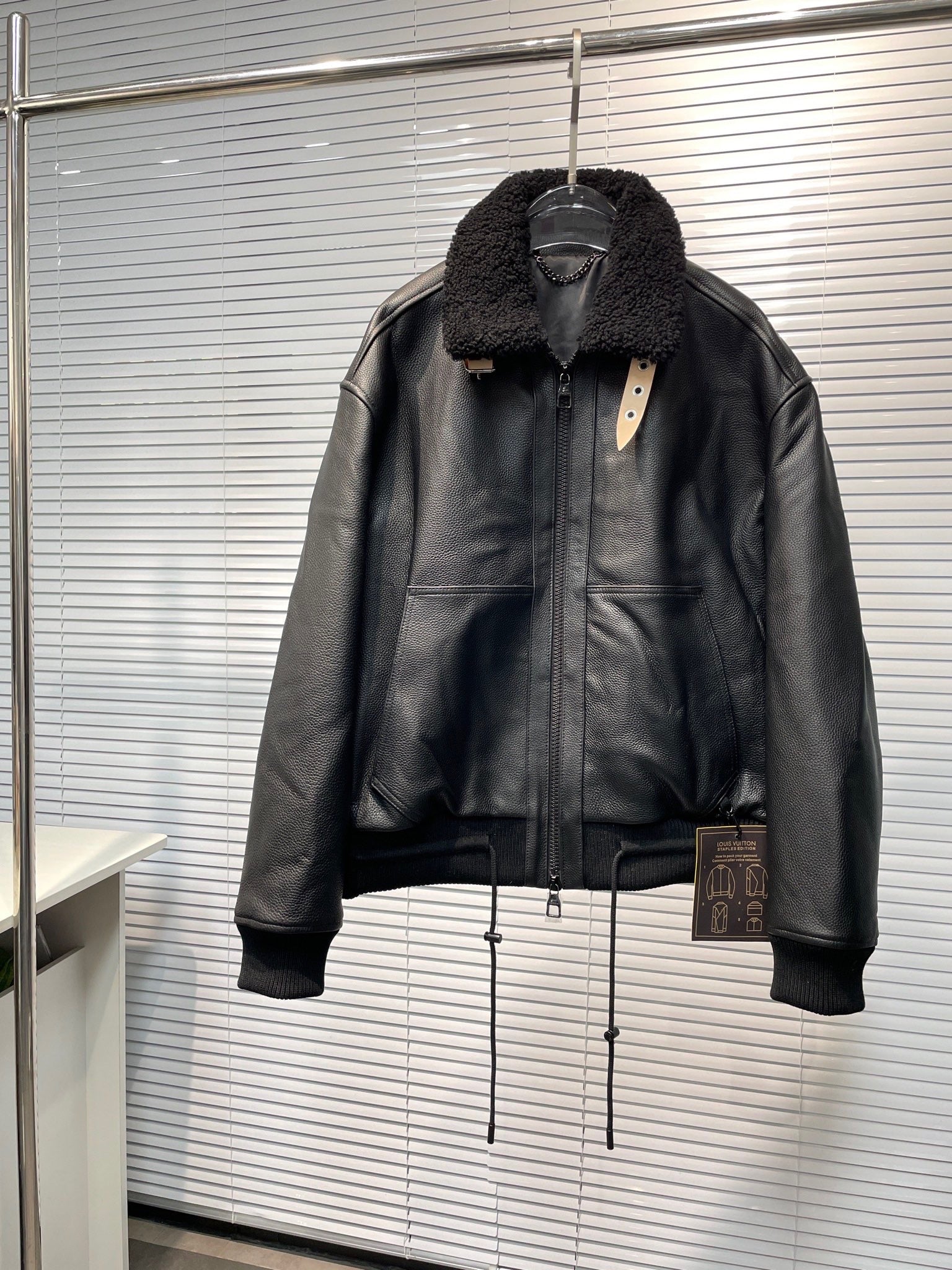 Veste Lv FULL CUIR LEATHER VRAI LEATHER BLACK