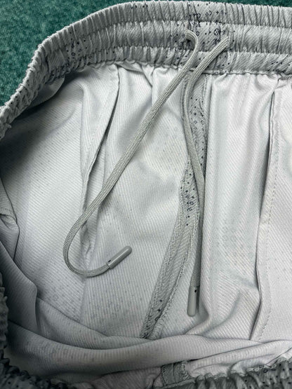 Seidenshorts mit LV-Monogramm-Print