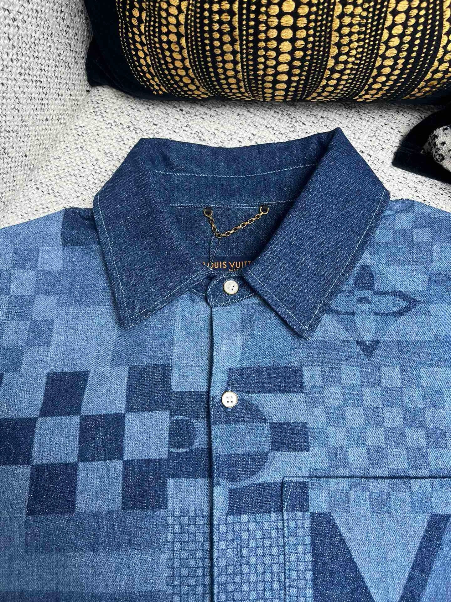 Chemise lv  manches courtes imprimée en denim
