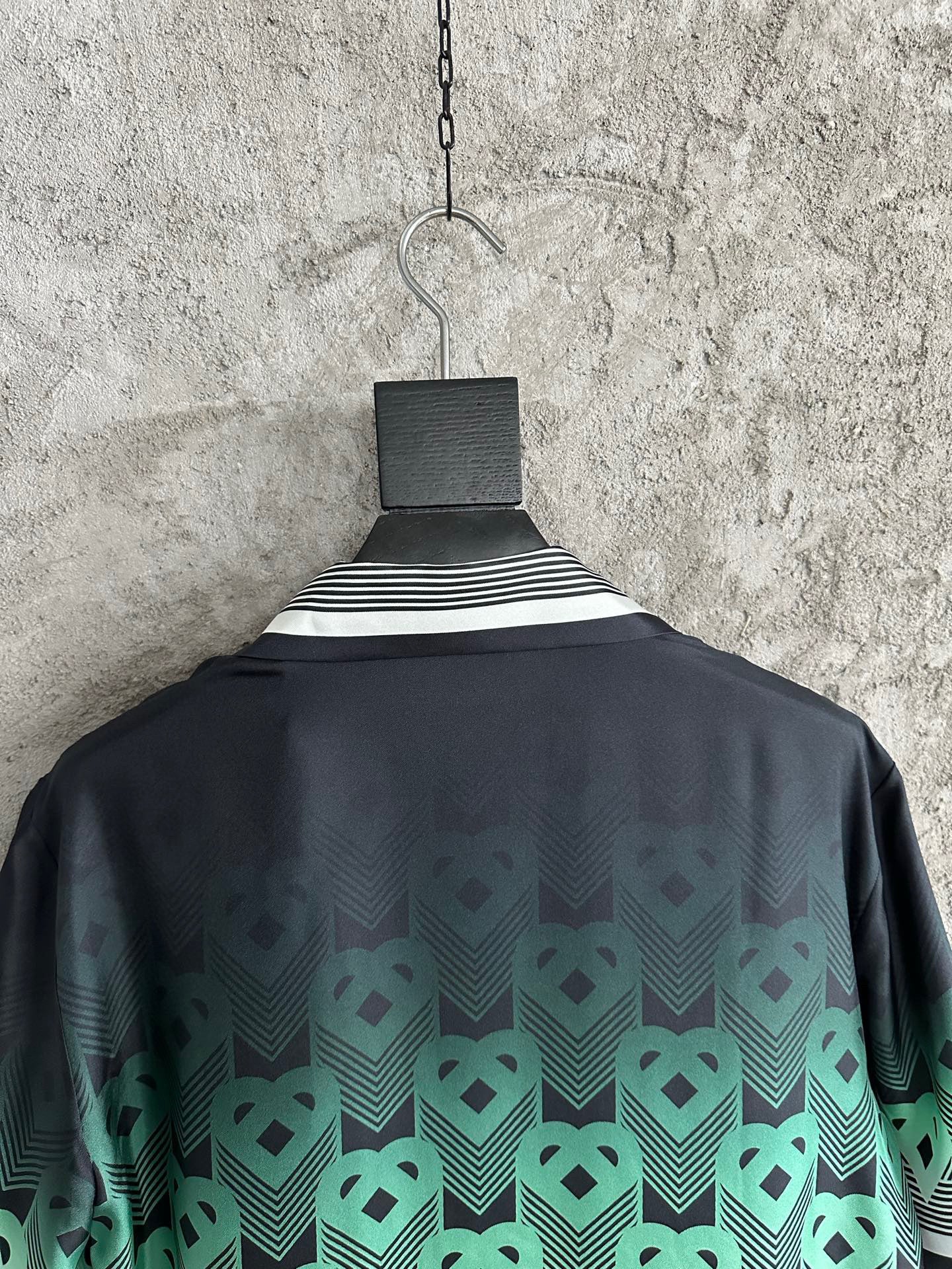 CASAB ENSEMBLE  chemise en soie en dégradé à motif monogrammé