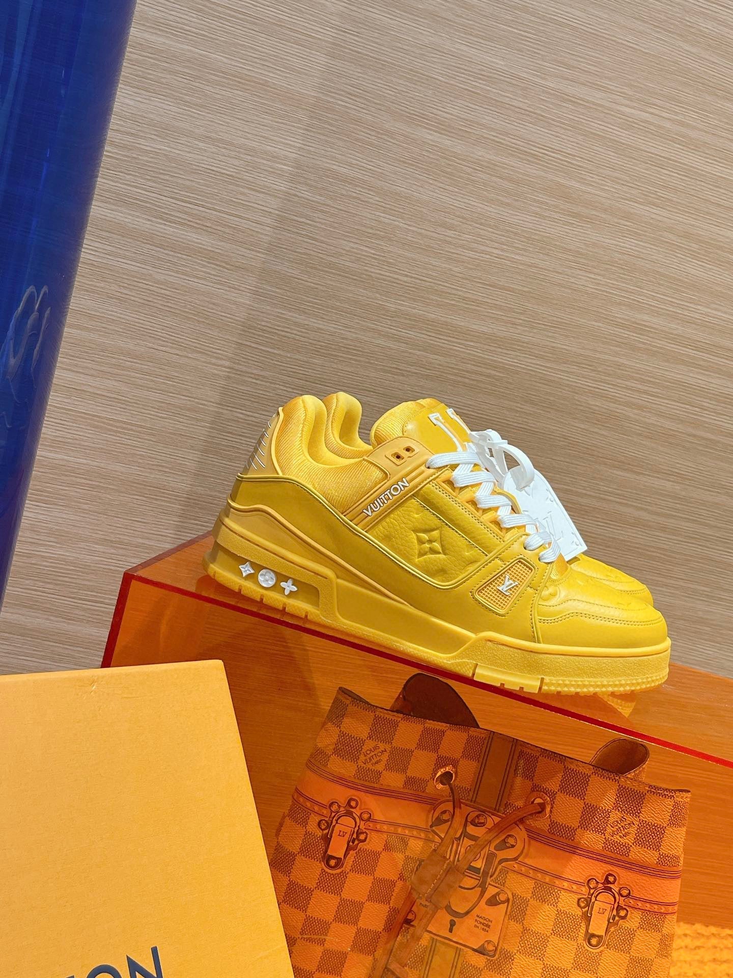 Sneakers Lv trainers jaune  2023 facture
