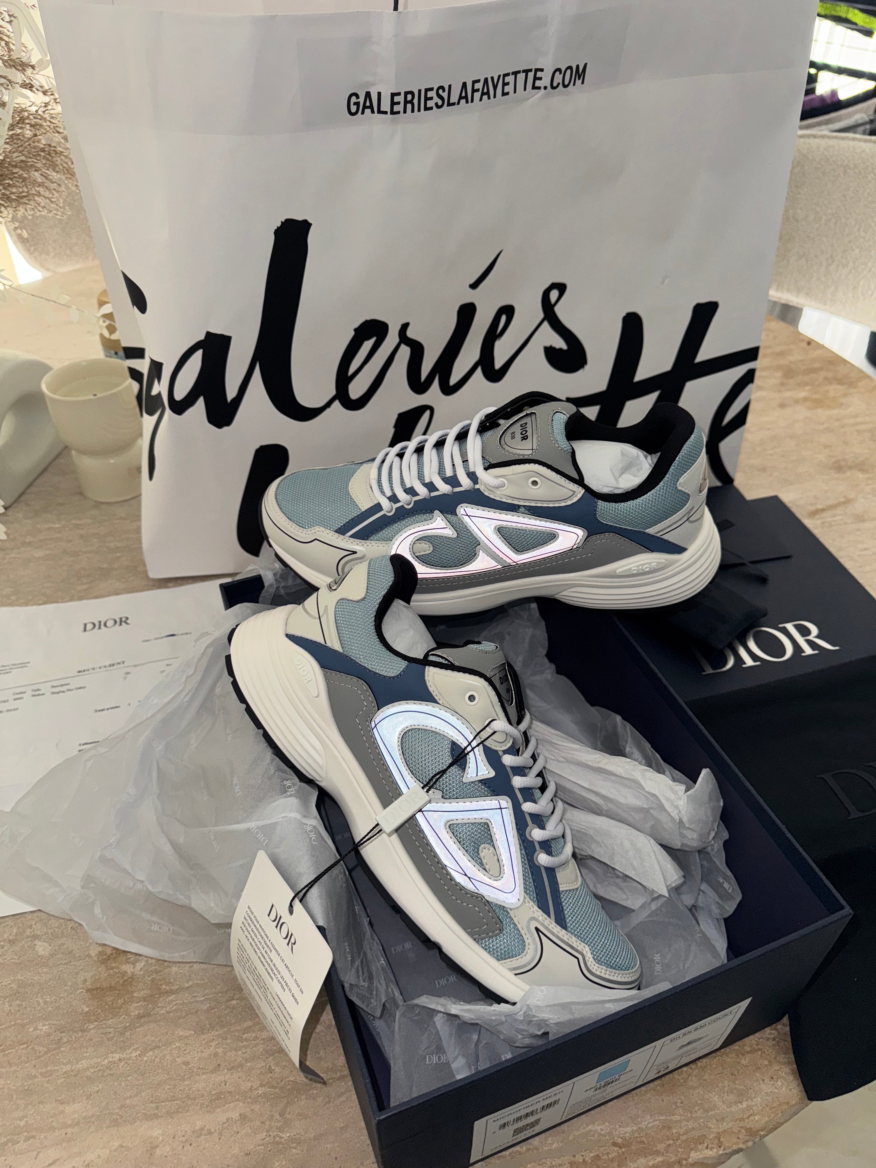 SNEAKERS B30 V3S VERSION BIEN LISSE BLEU CIEL RÉFLECTIVE RÉACTION CORRECTES  FACTURE PACKAGING COMPLET