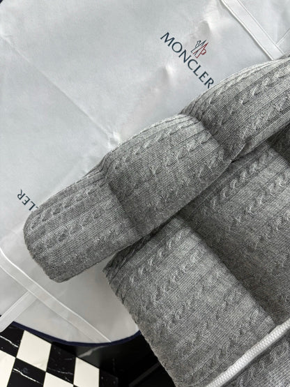 Doudoune Moncl’r Night Grey   x  Palm Austru 10/10