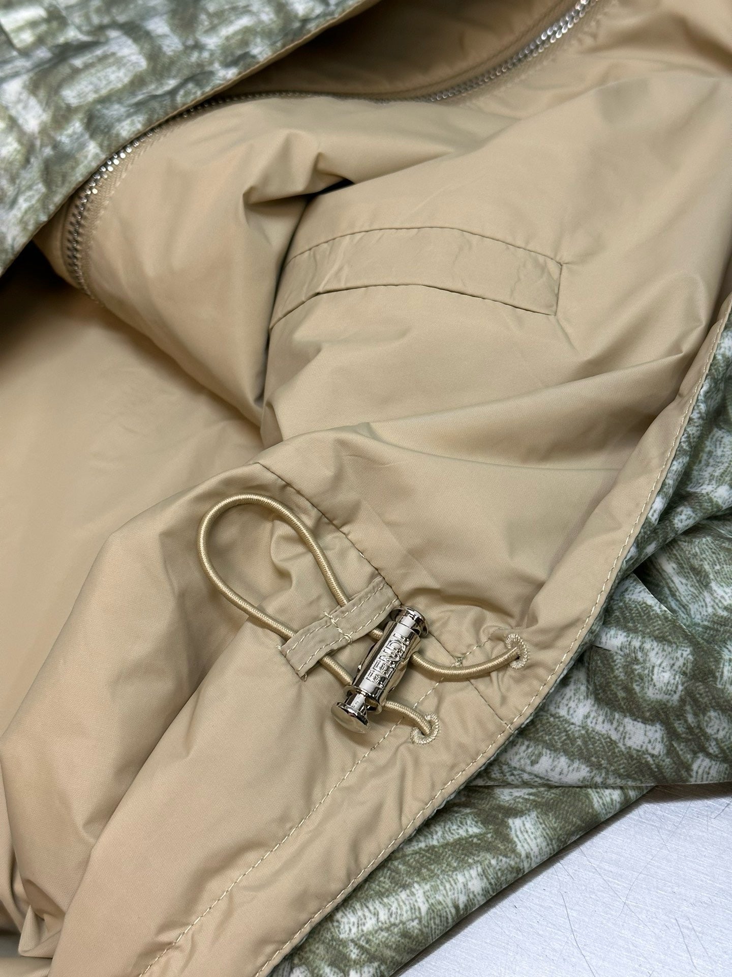 Fnd veste réversible à capuche