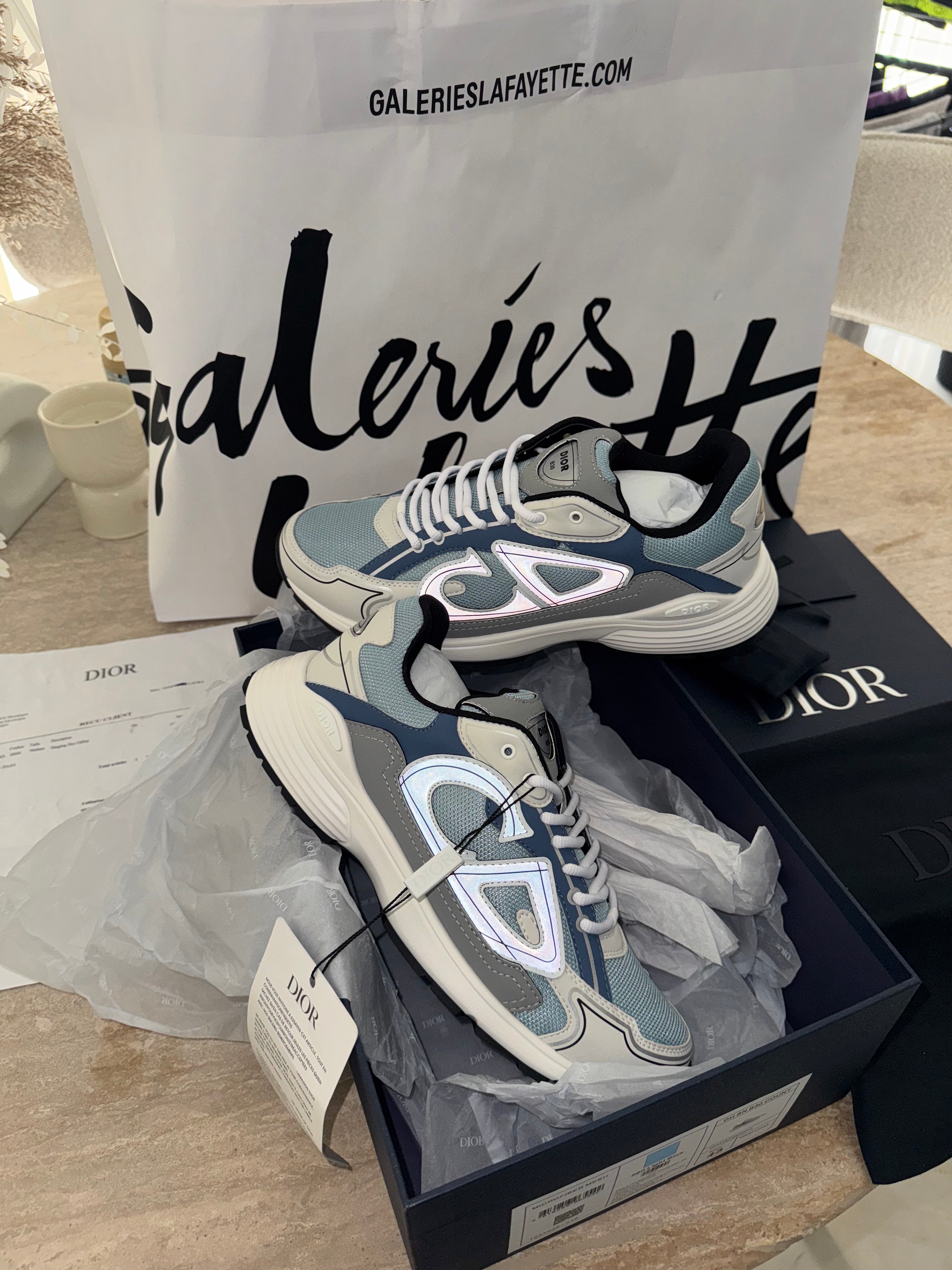 SNEAKERS B30 V3S VERSION BIEN LISSE BLEU CIEL RÉFLECTIVE RÉACTION CORRECTES  FACTURE PACKAGING COMPLET
