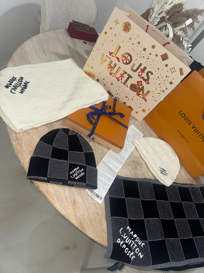 Écharpe LV Maison déposée 10/10 ticket